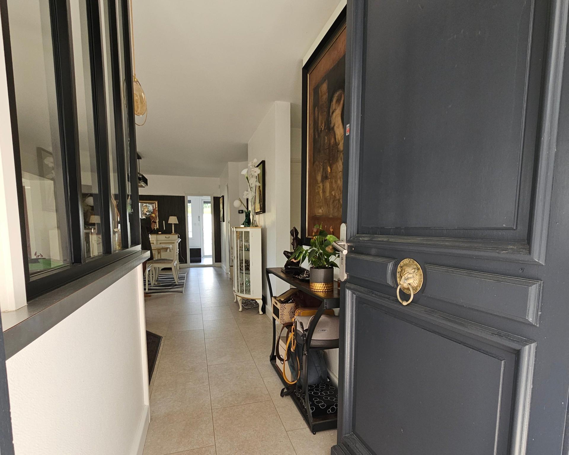 Photo 3 of the listing.