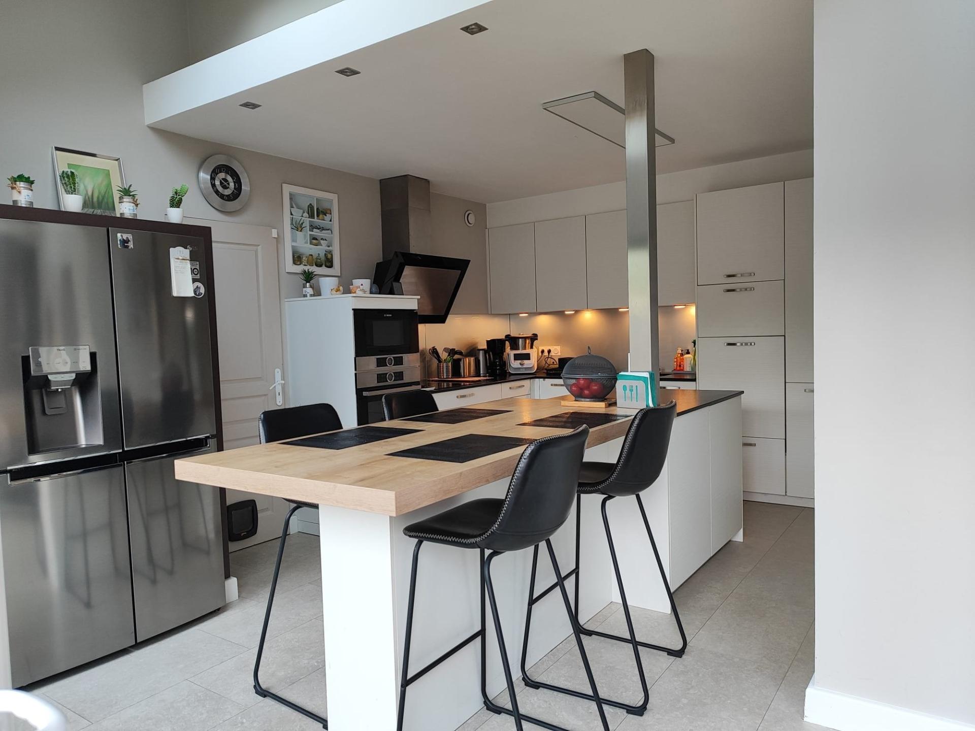 Photo 4 of the listing.