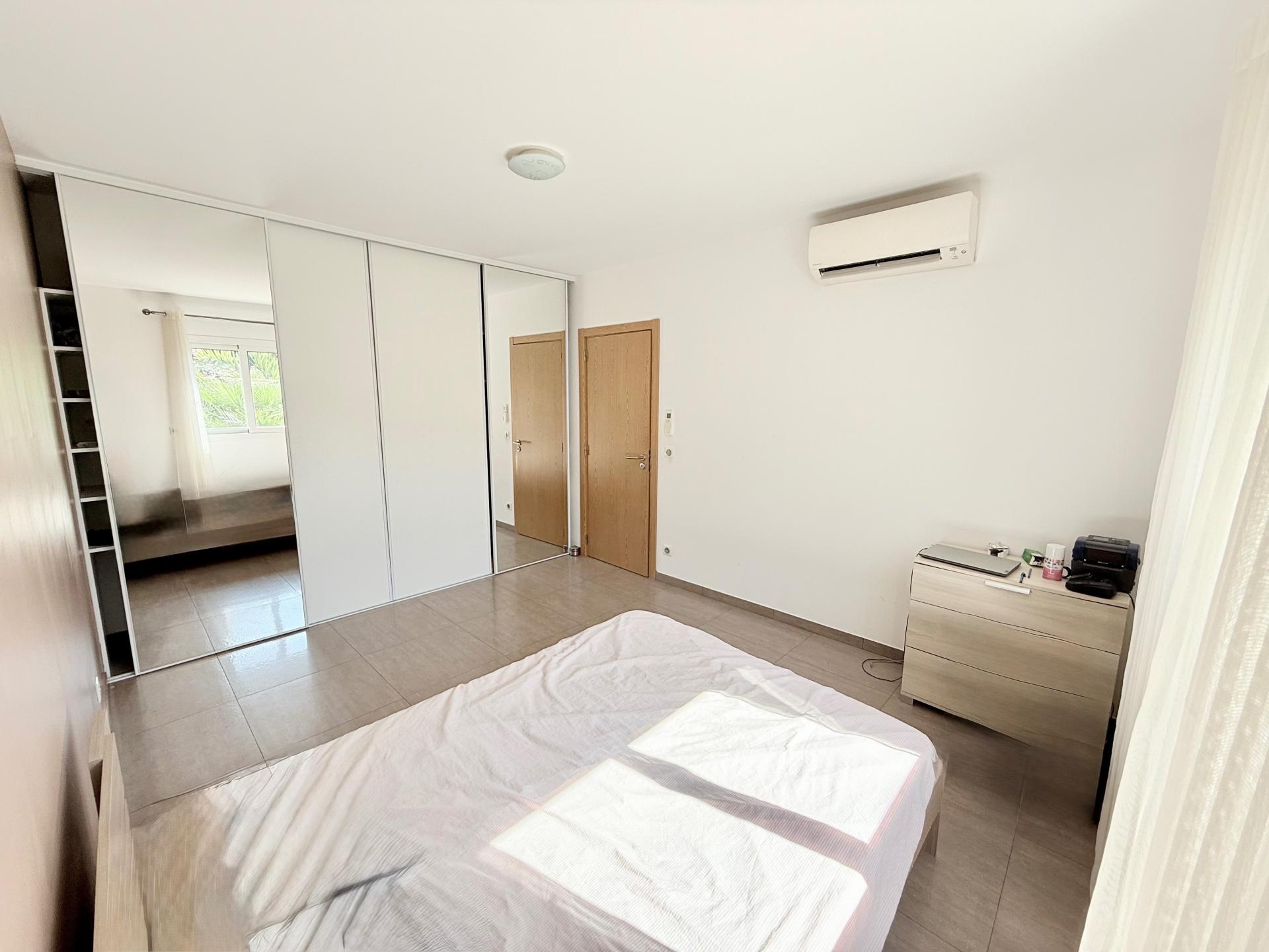 Photo 9 of the listing.