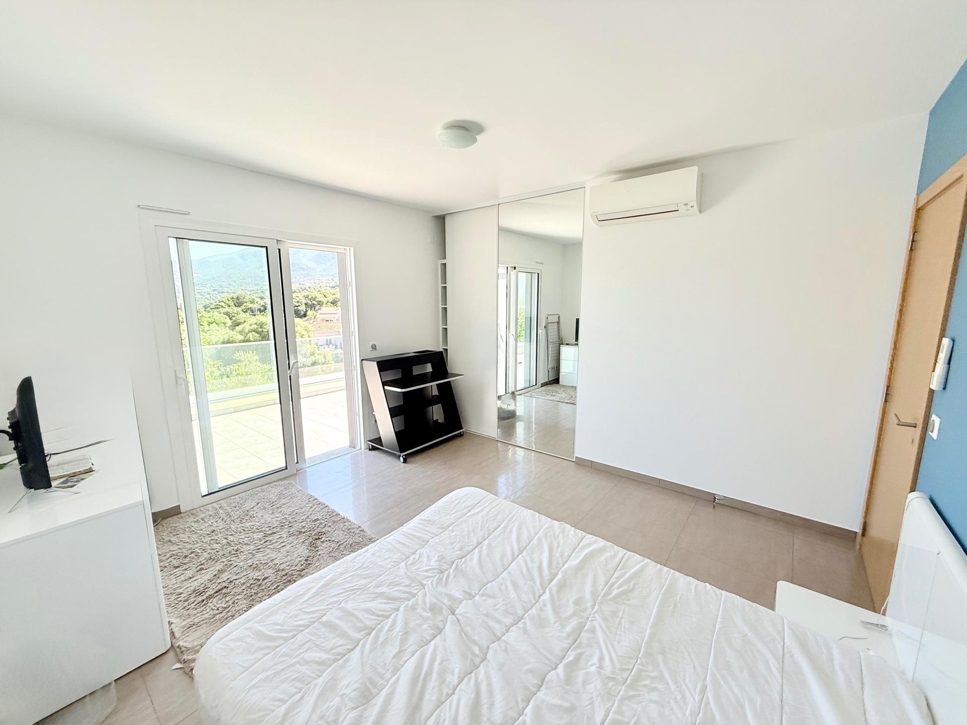 Photo 15 of the listing.