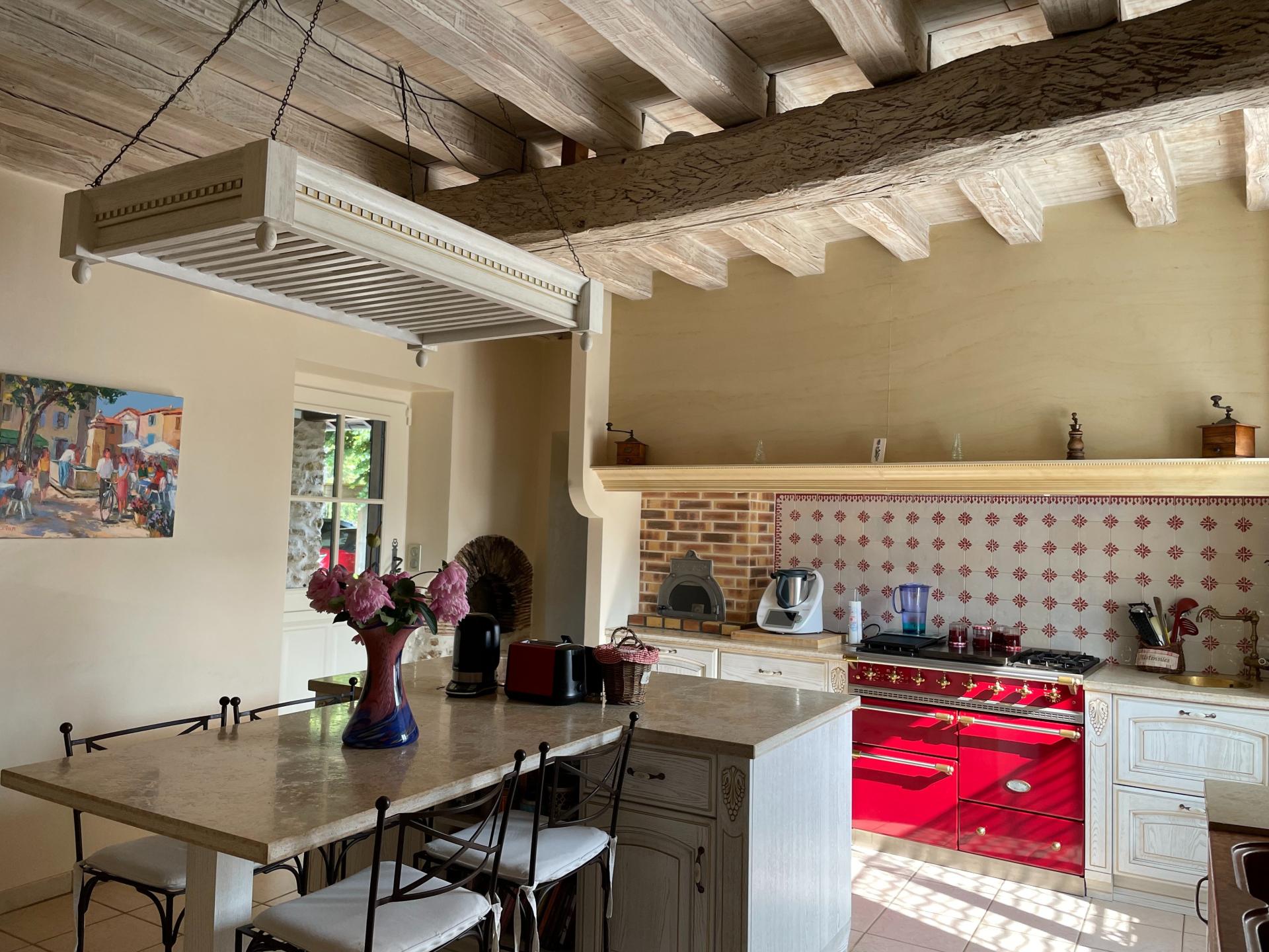 Photo 7 of the listing.