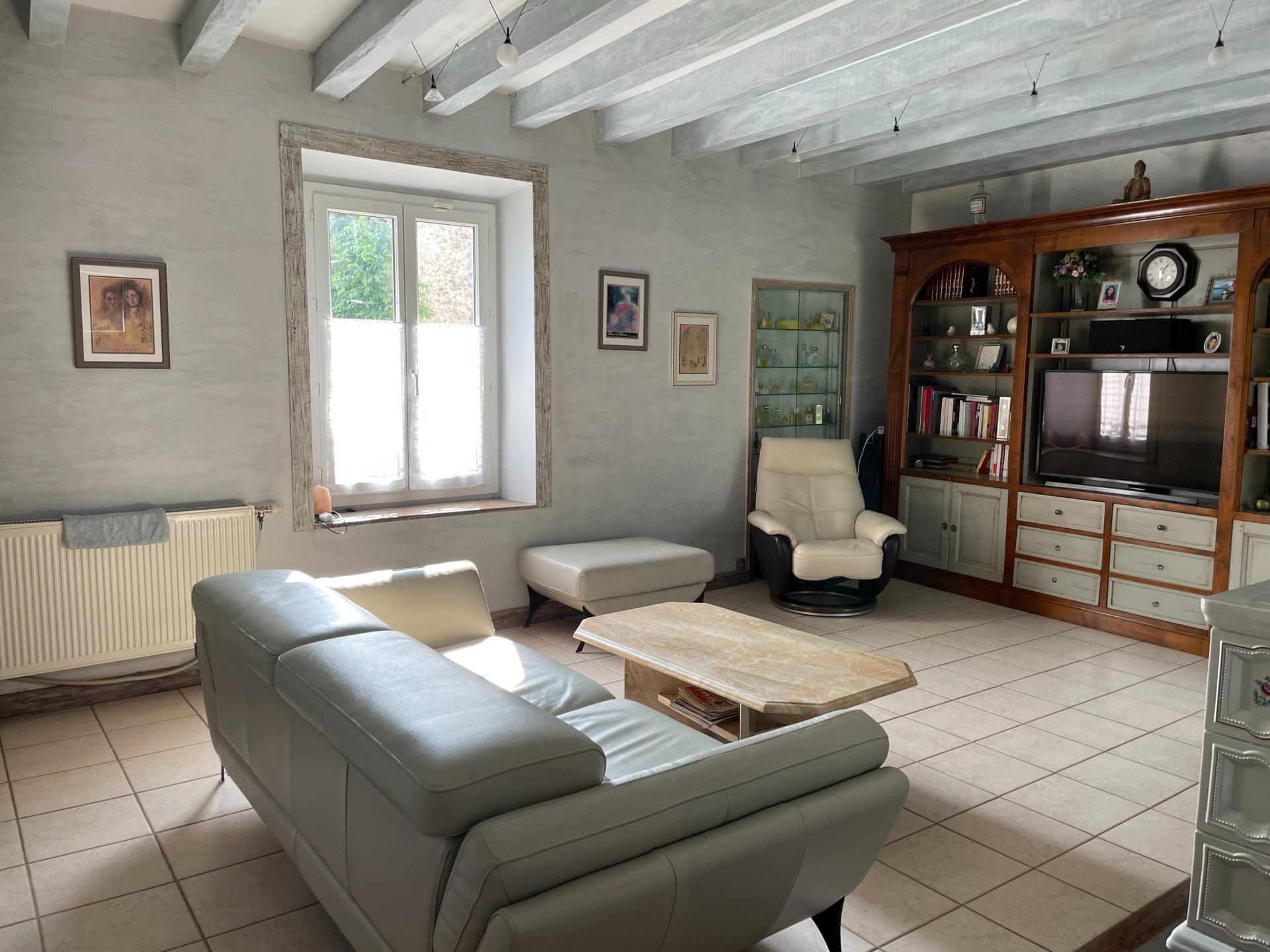 Photo 8 of the listing.