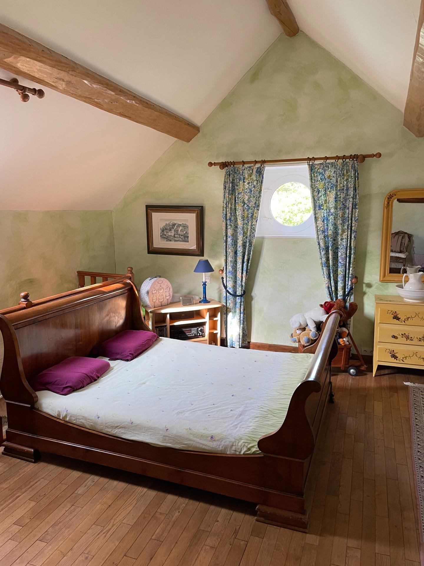 Photo 14 of the listing.