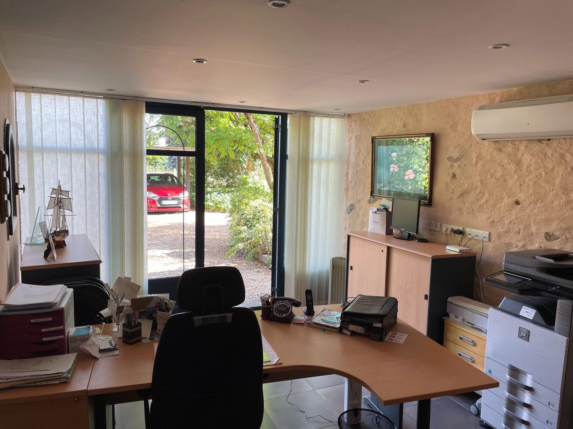 Photo 17 of the listing.