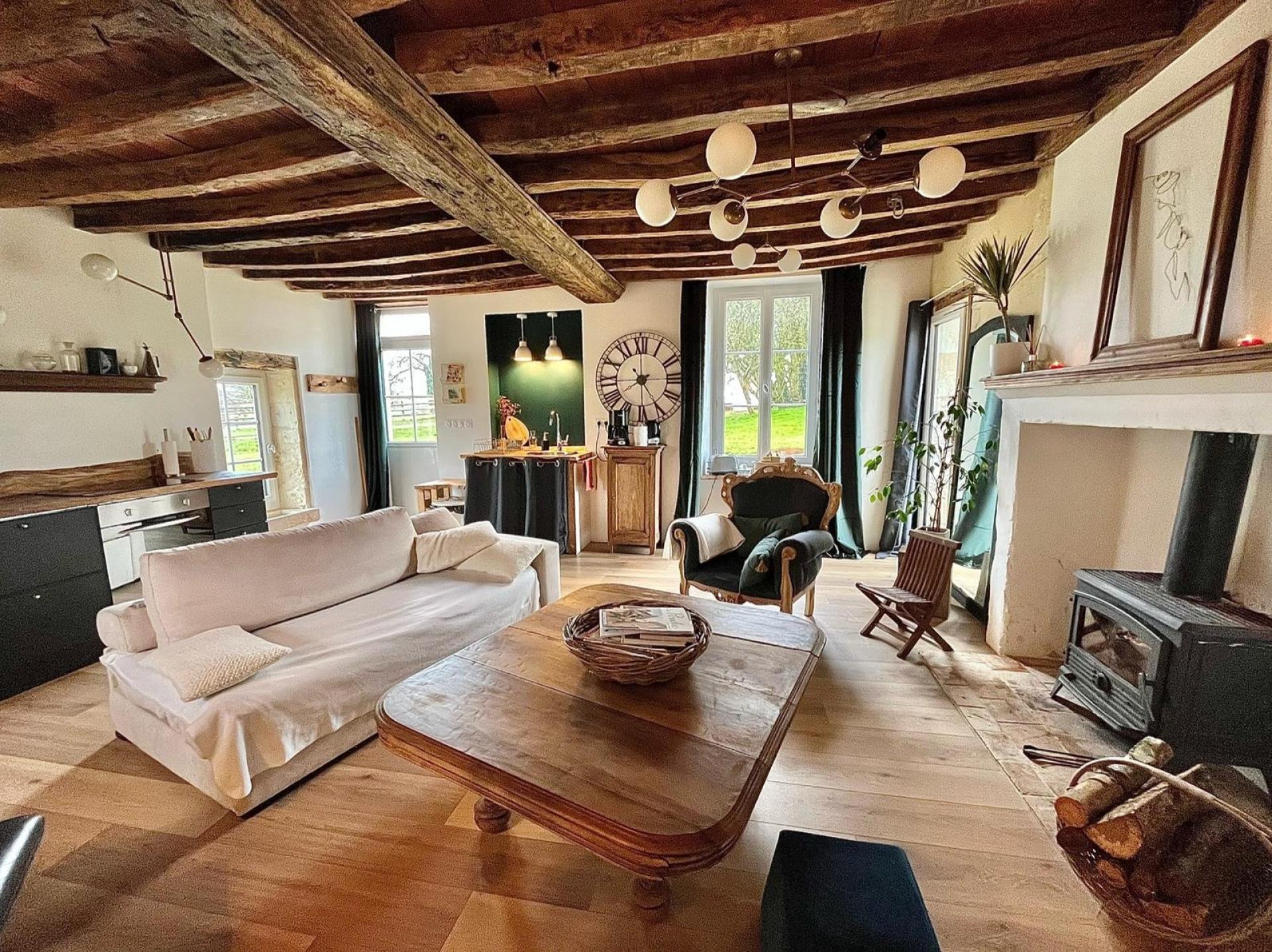 Photo 6 of the listing.