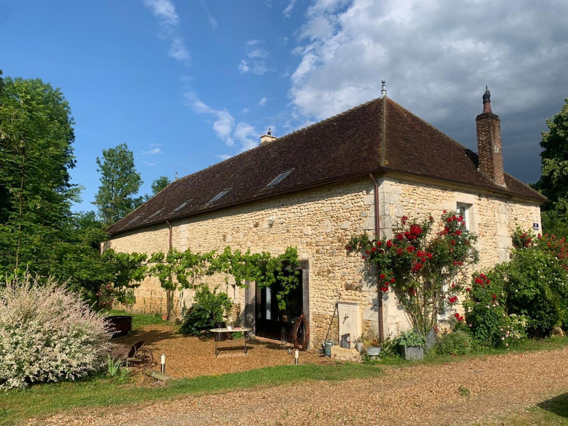 Photo 3 of the listing.