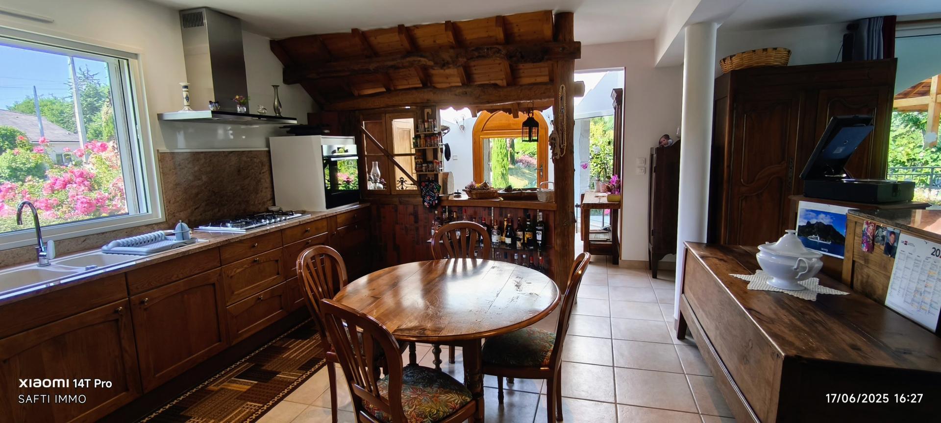 Photo 7 of the listing.