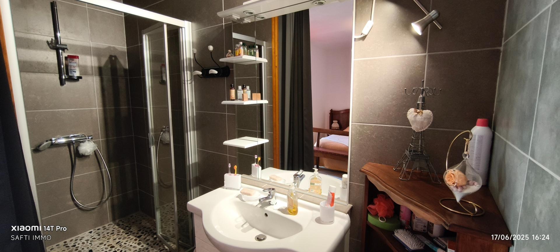 Photo 8 of the listing.