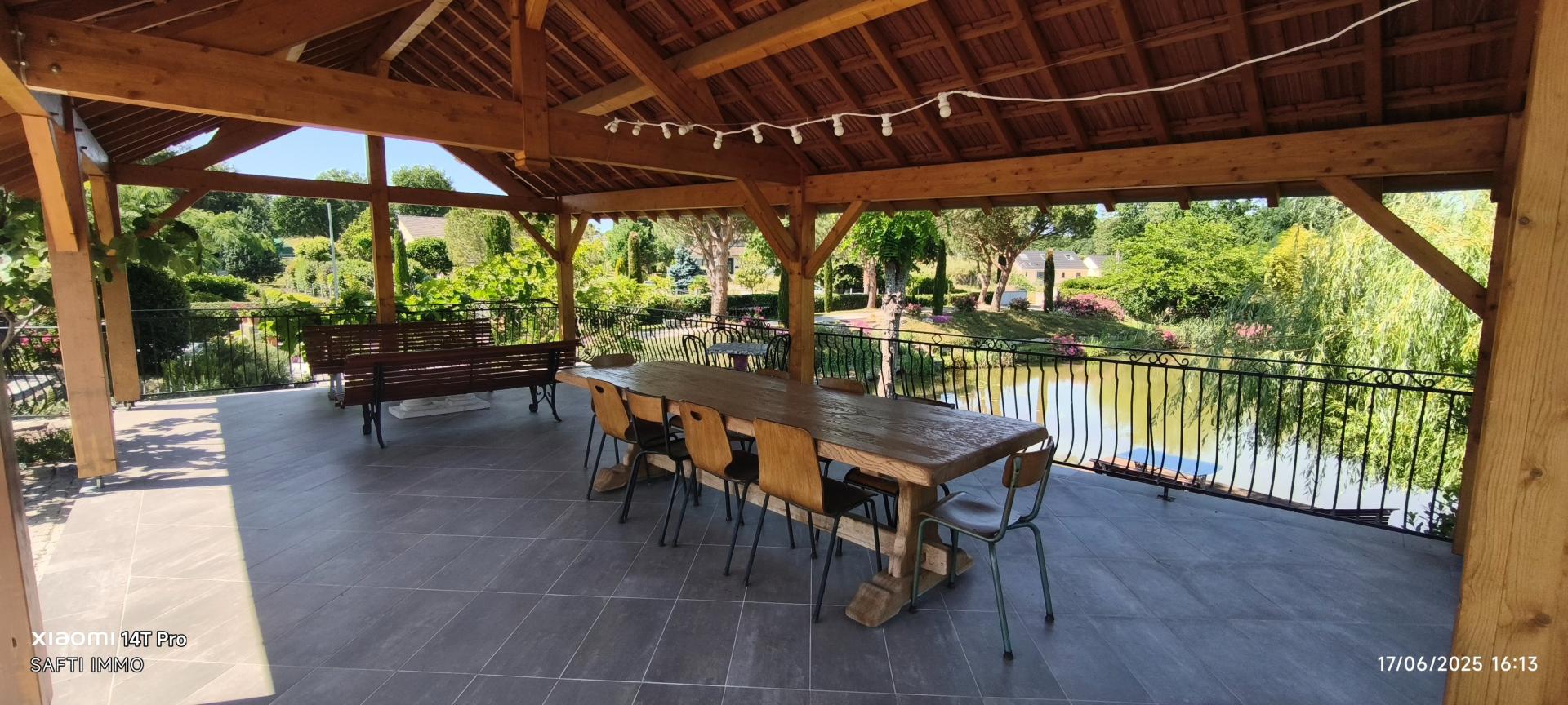 Photo 6 of the listing.