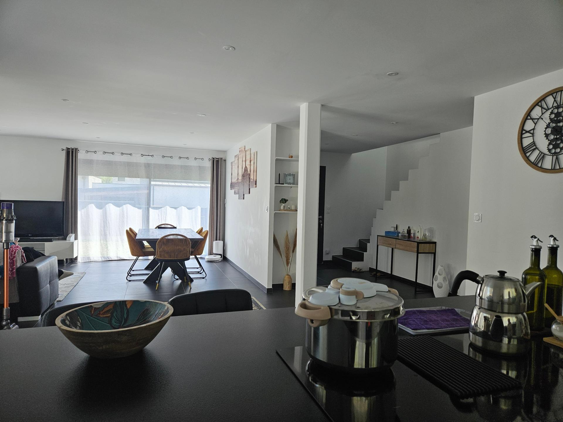 Photo 3 of the listing.