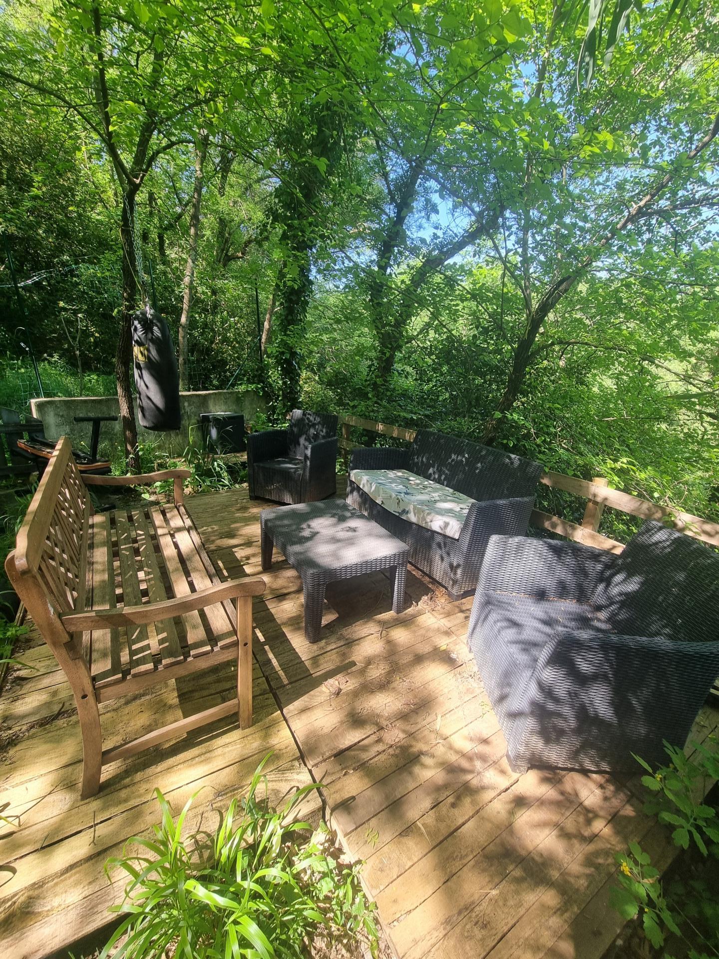 Photo 7 of the listing.