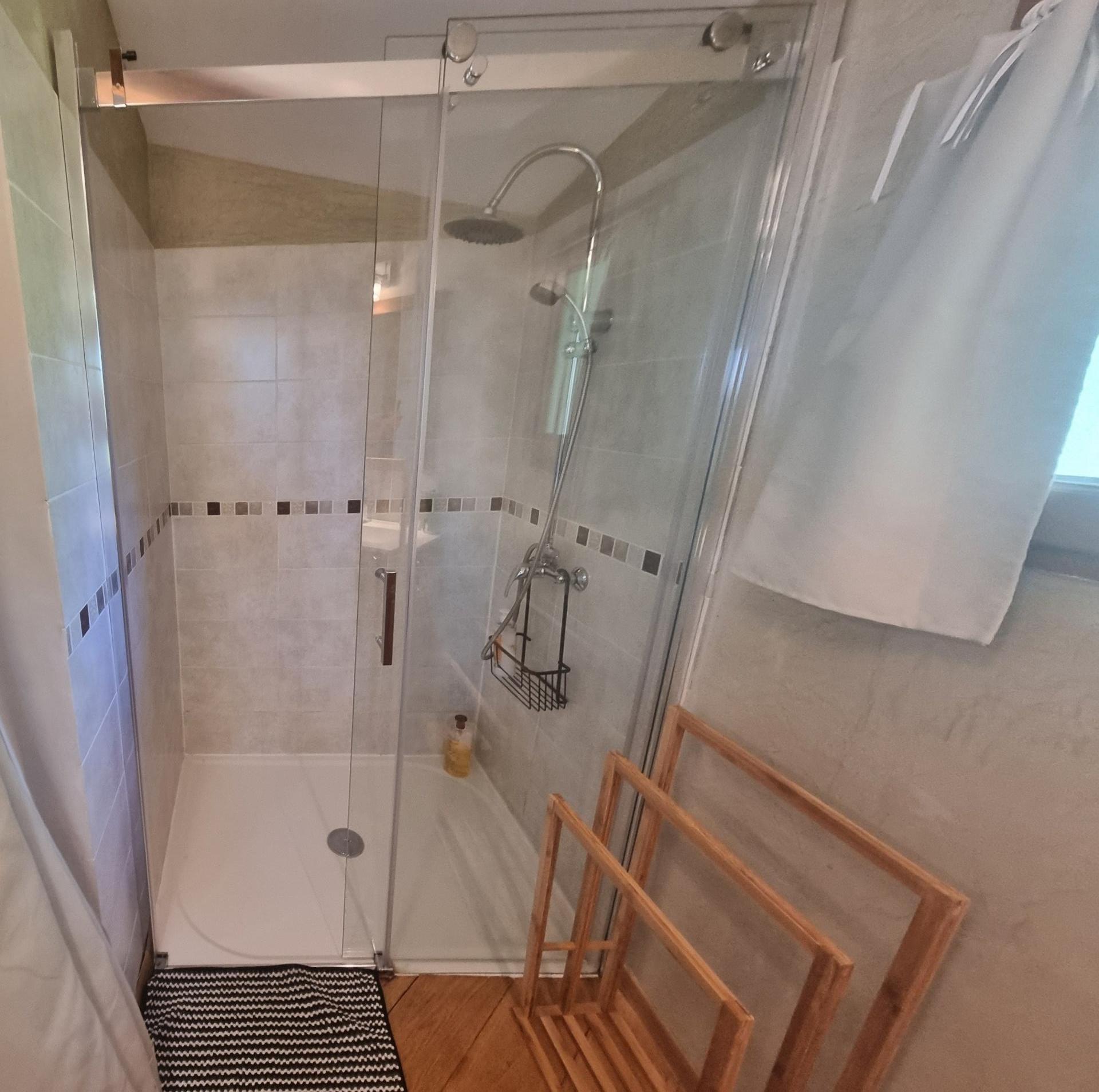 Photo 9 of the listing.