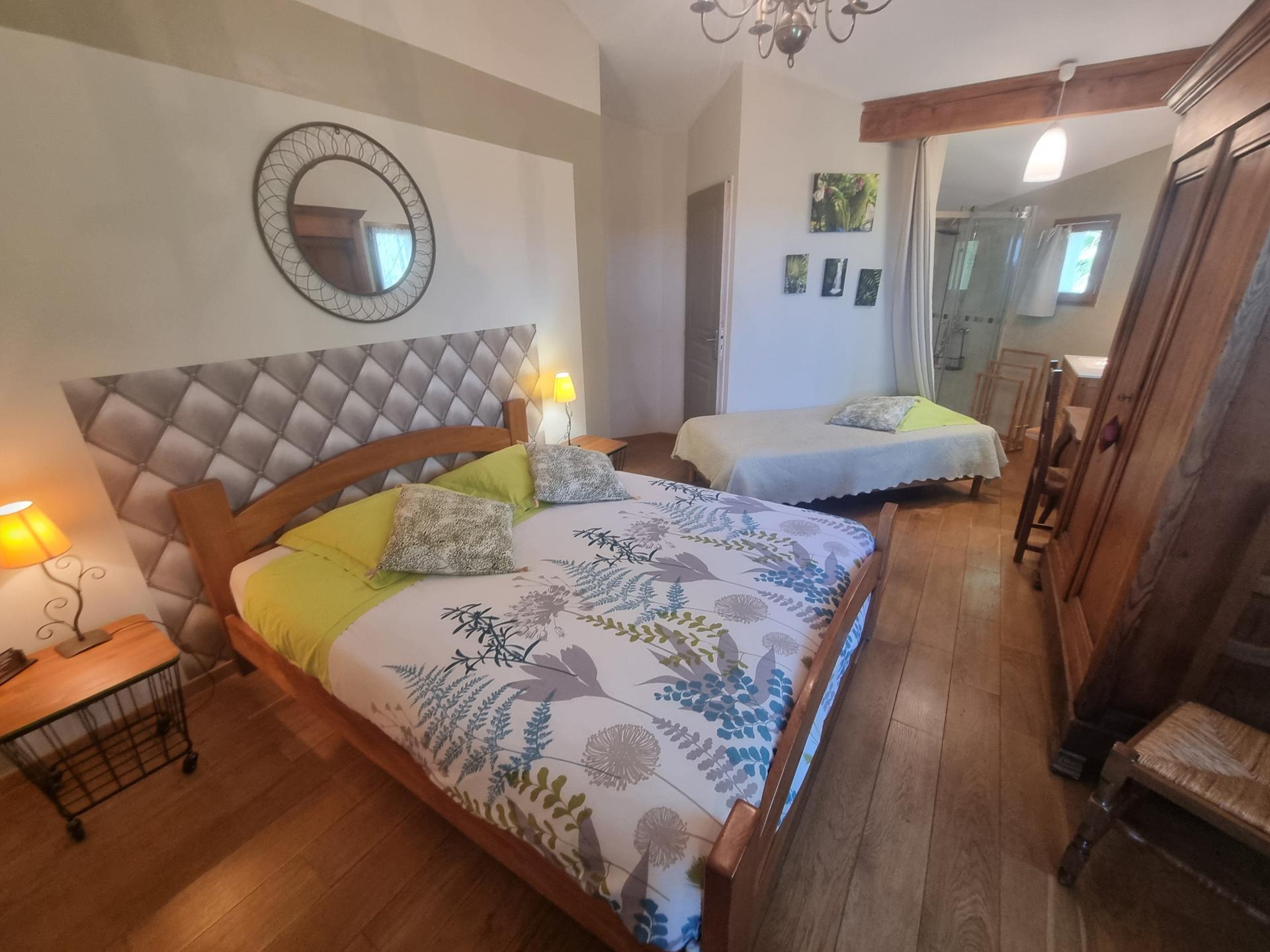 Photo 5 of the listing.