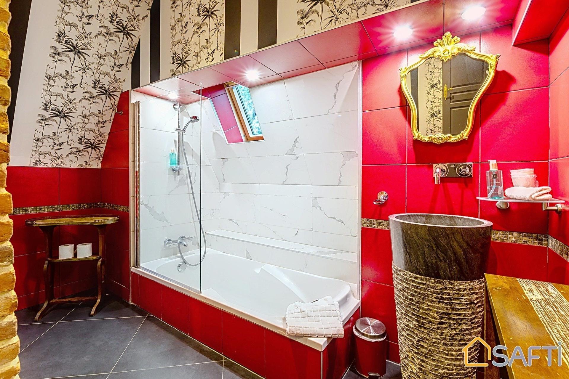 Photo 10 of the listing.