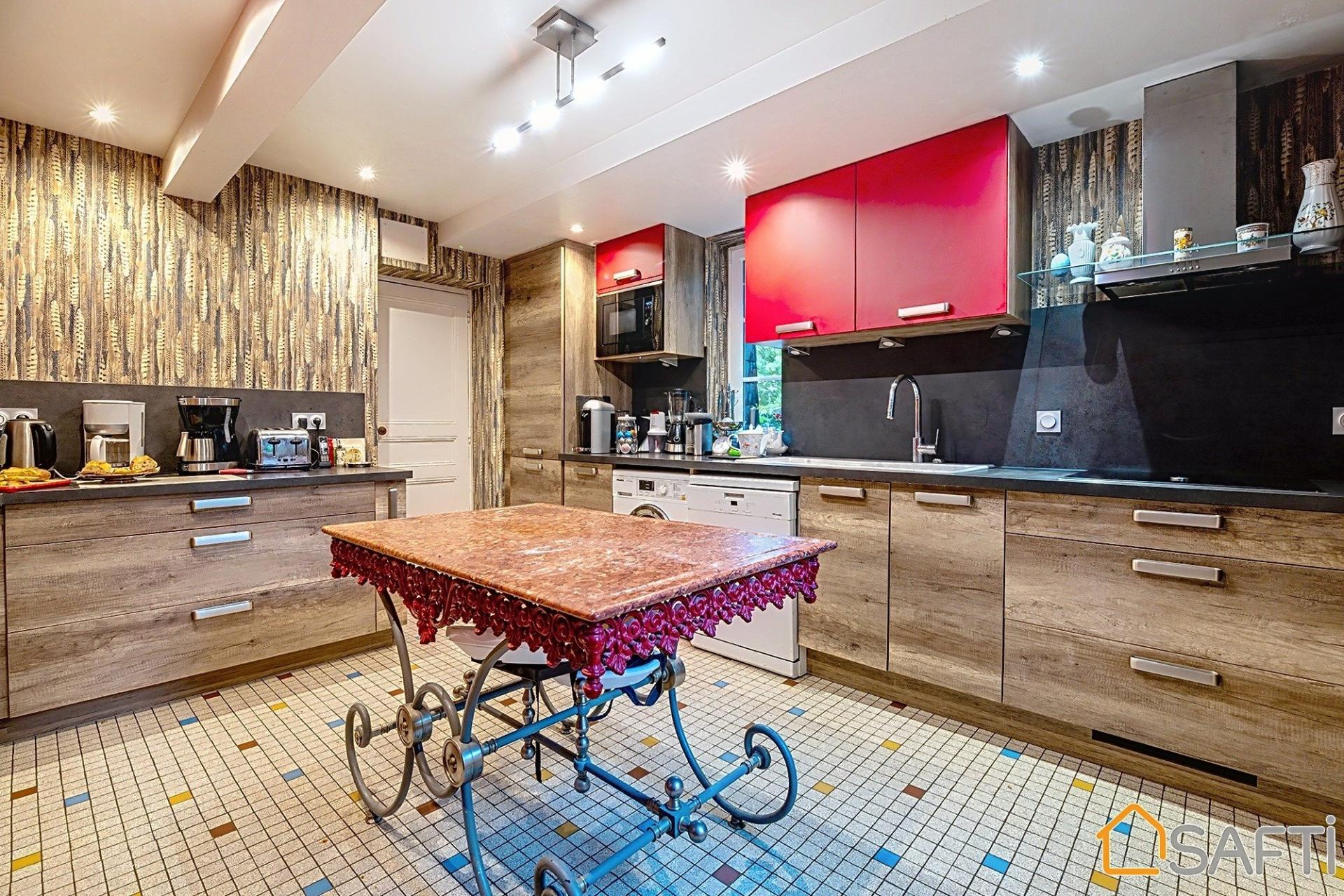 Photo 4 of the listing.