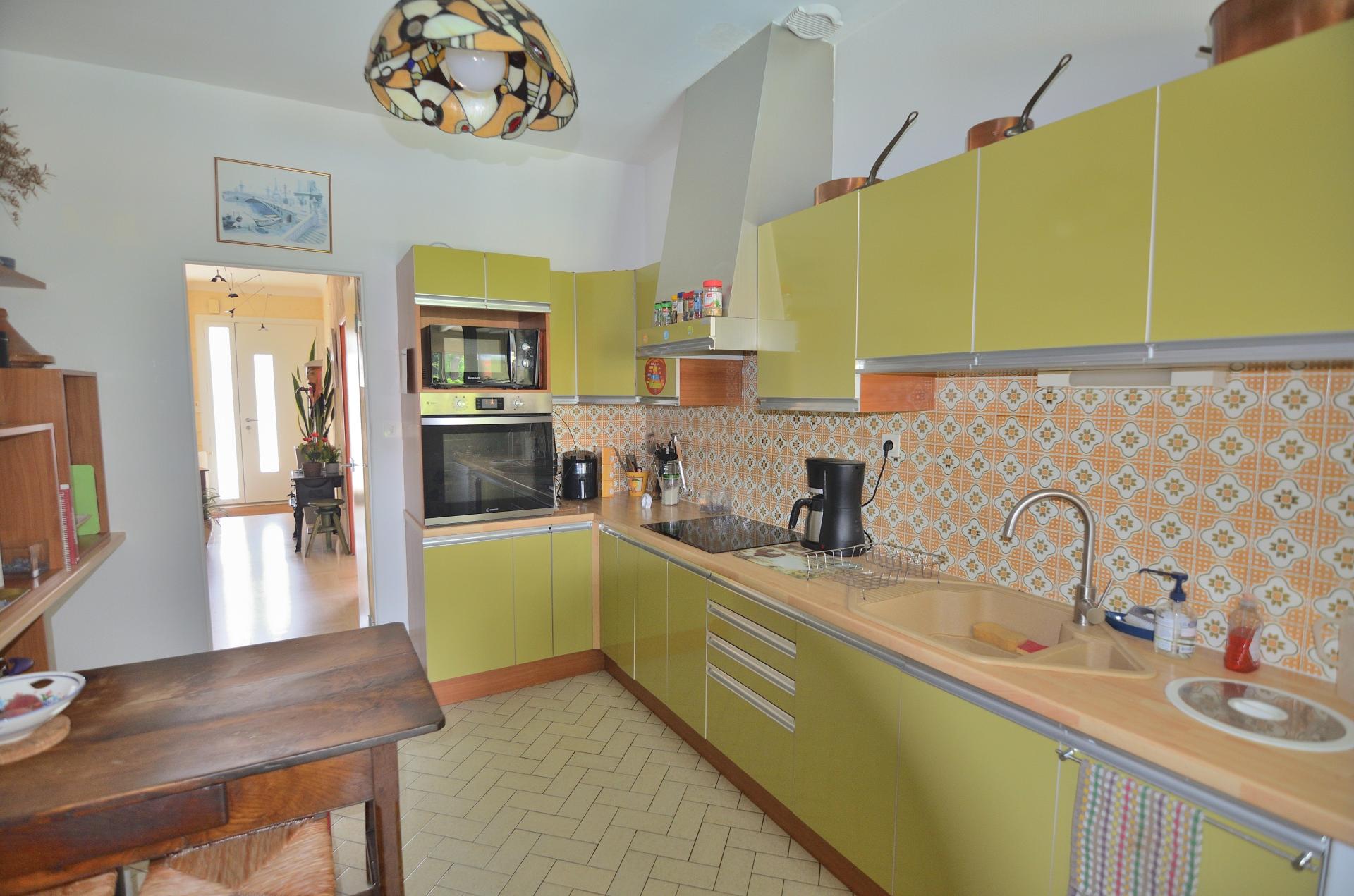 Photo 3 of the listing.