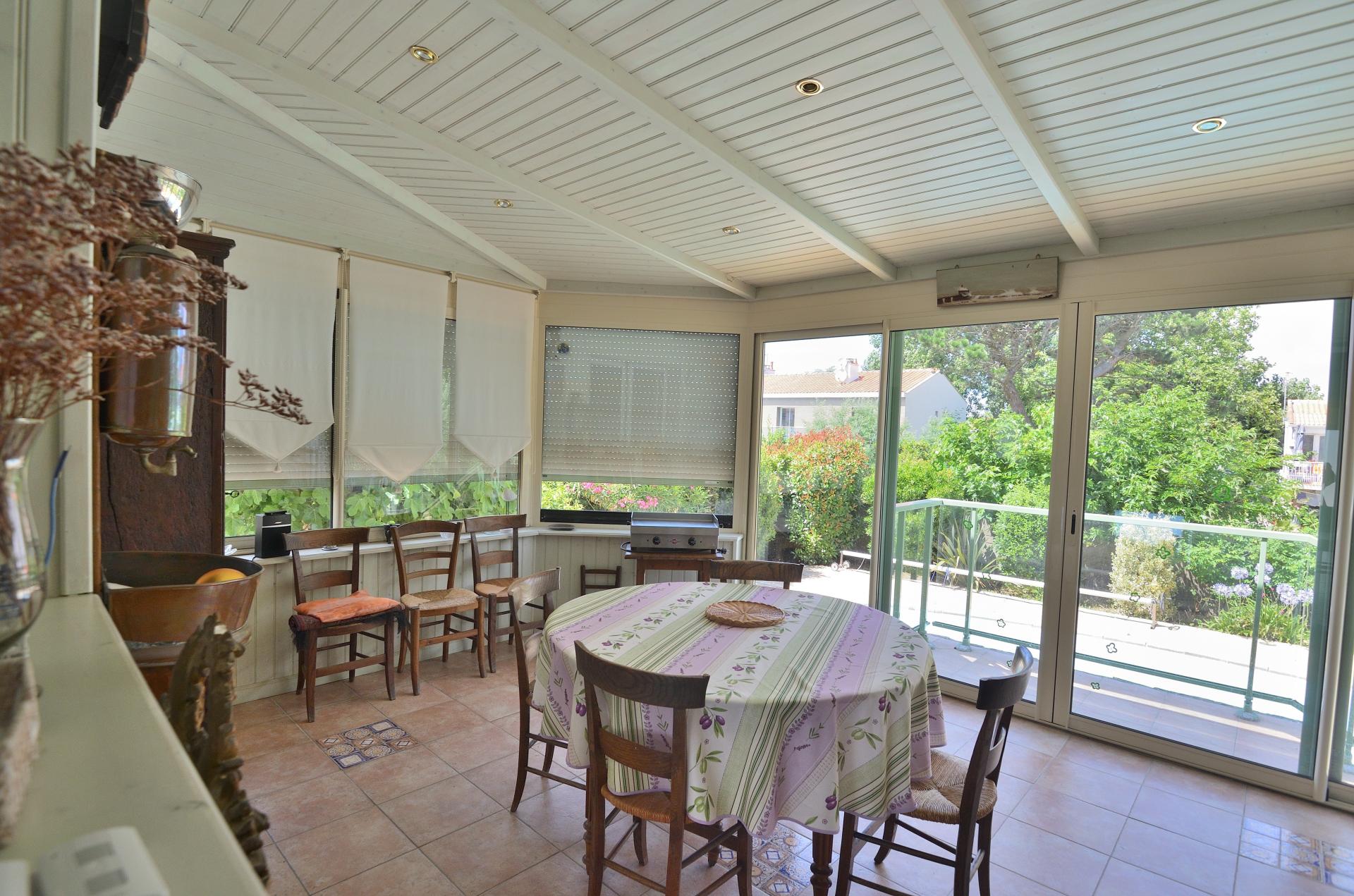 Photo 10 of the listing.