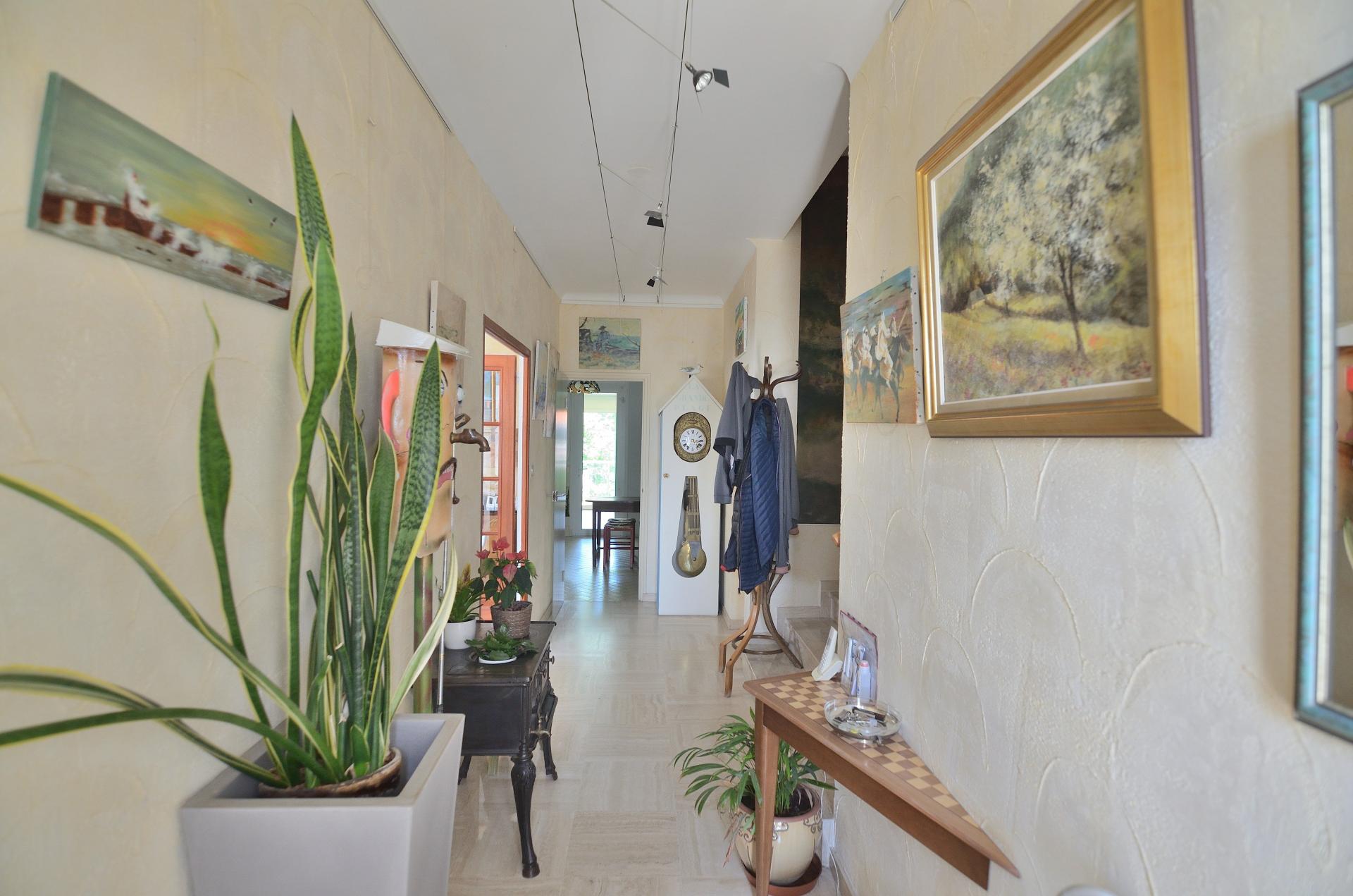 Photo 6 of the listing.