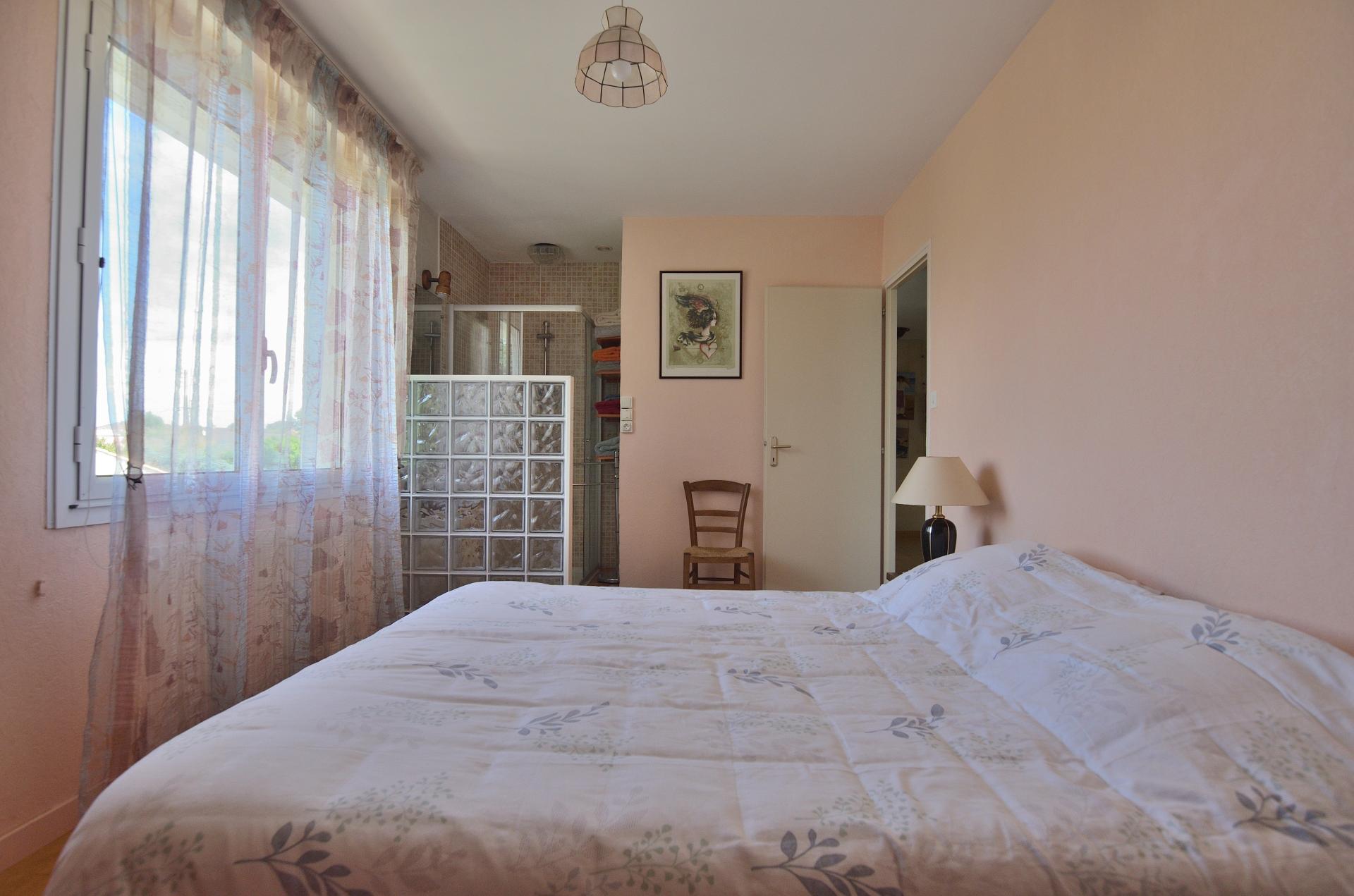 Photo 7 of the listing.