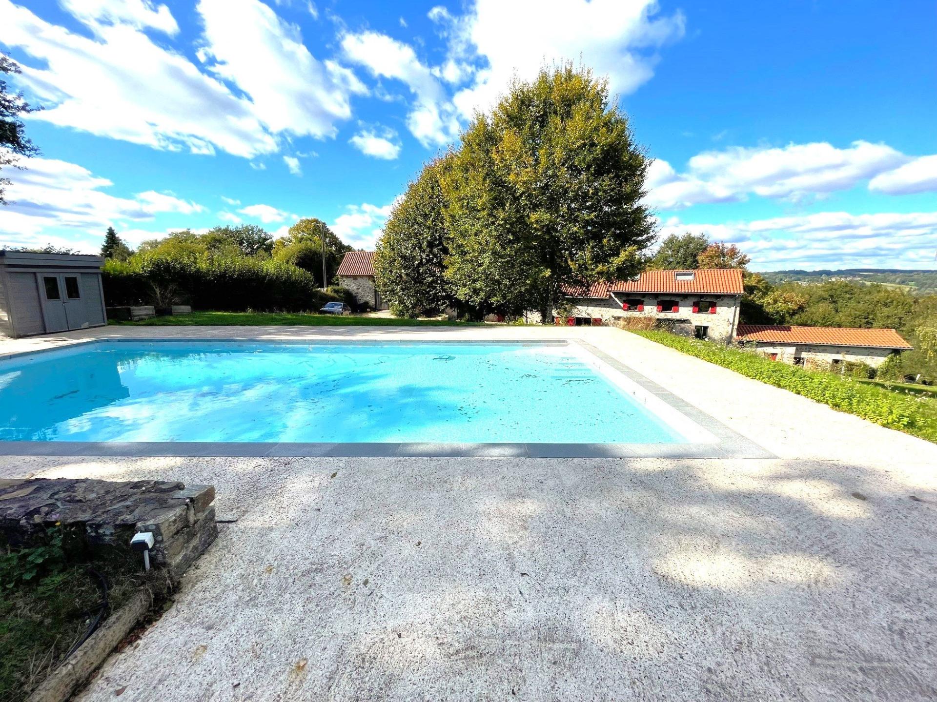 Photo 3 of the listing.