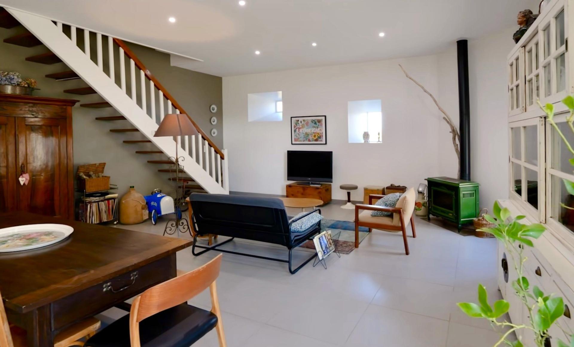 Photo 10 of the listing.