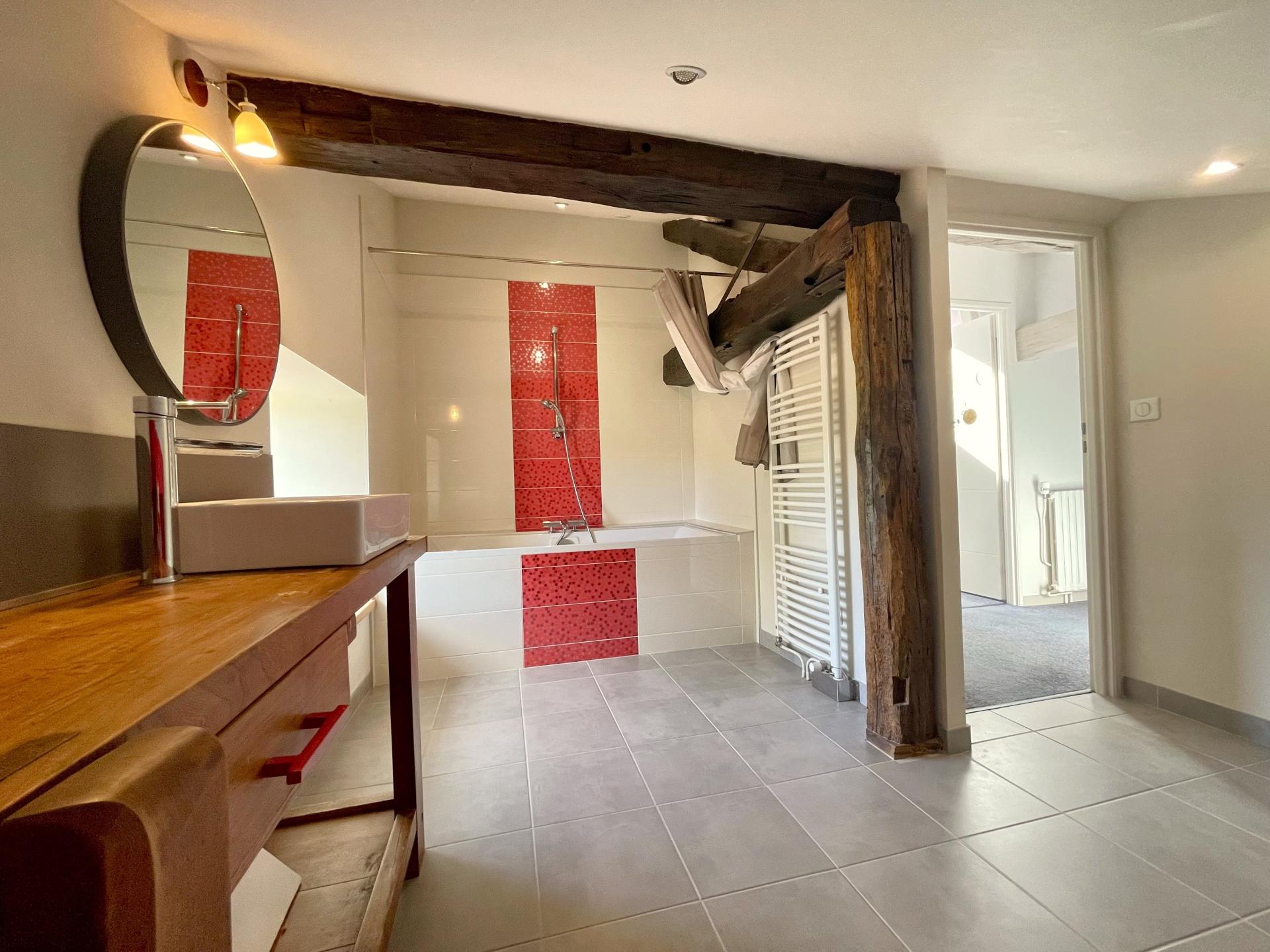 Photo 11 of the listing.