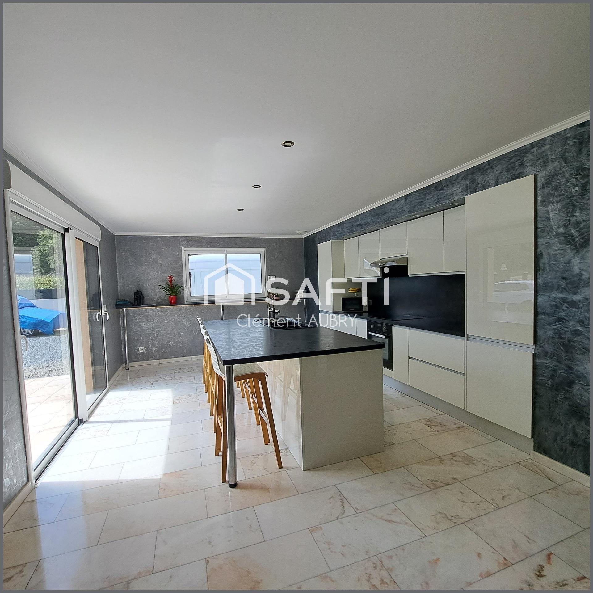 Beau pavillon moderne avec de beaux volumes et grand terrain !