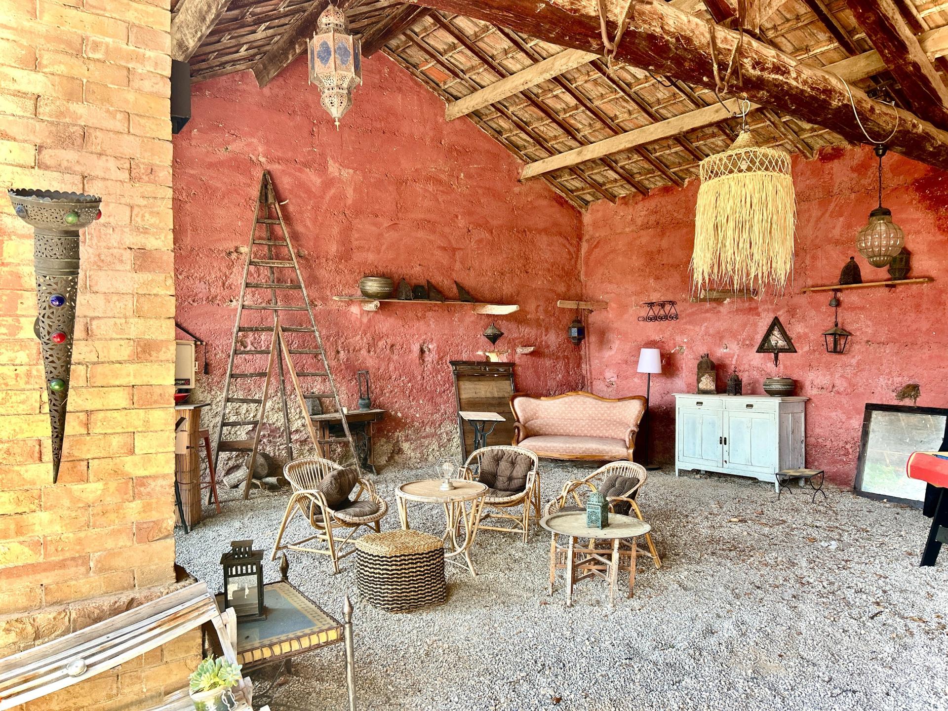 Photo 14 of the listing.