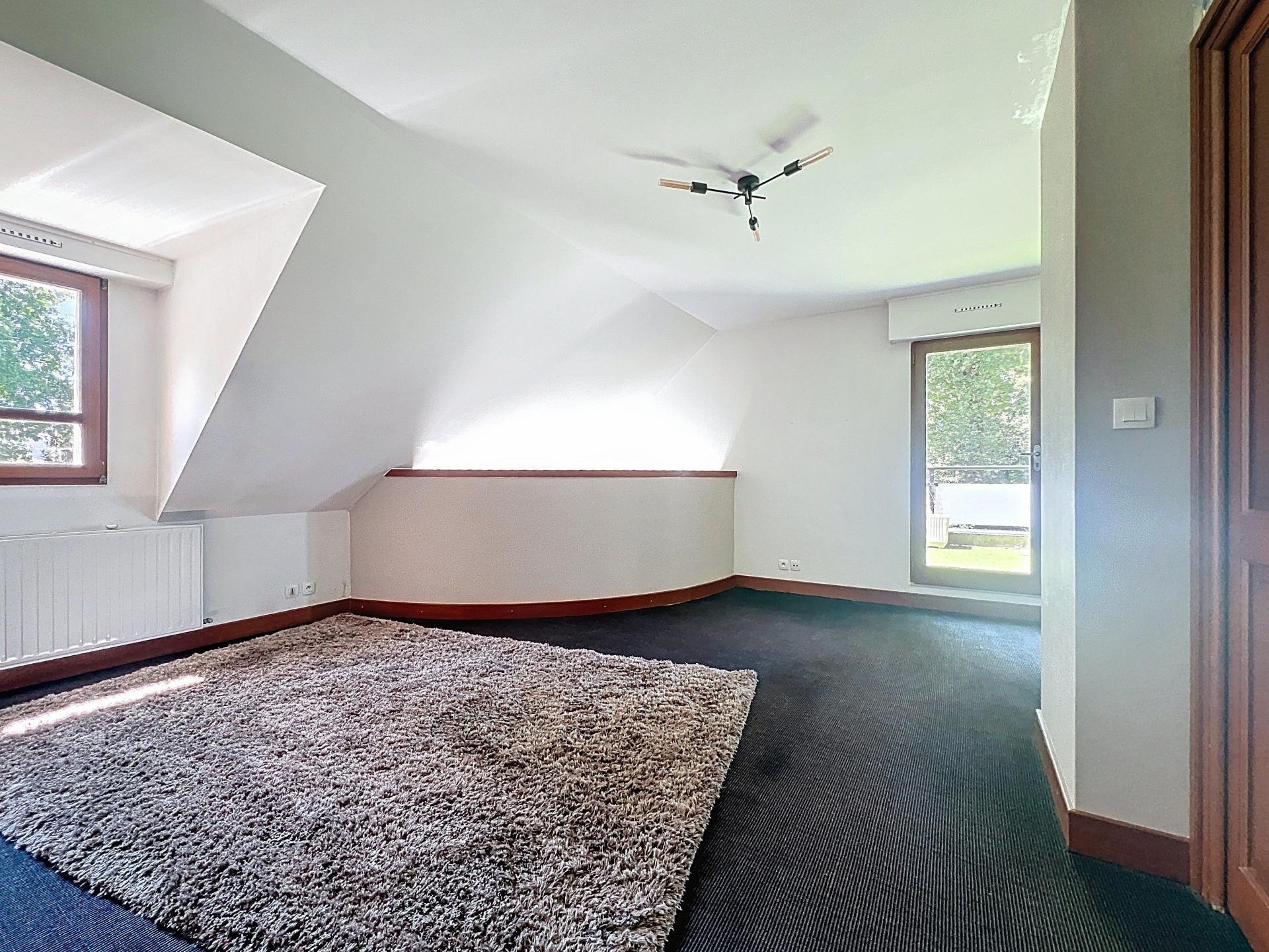 Photo 13 of the listing.