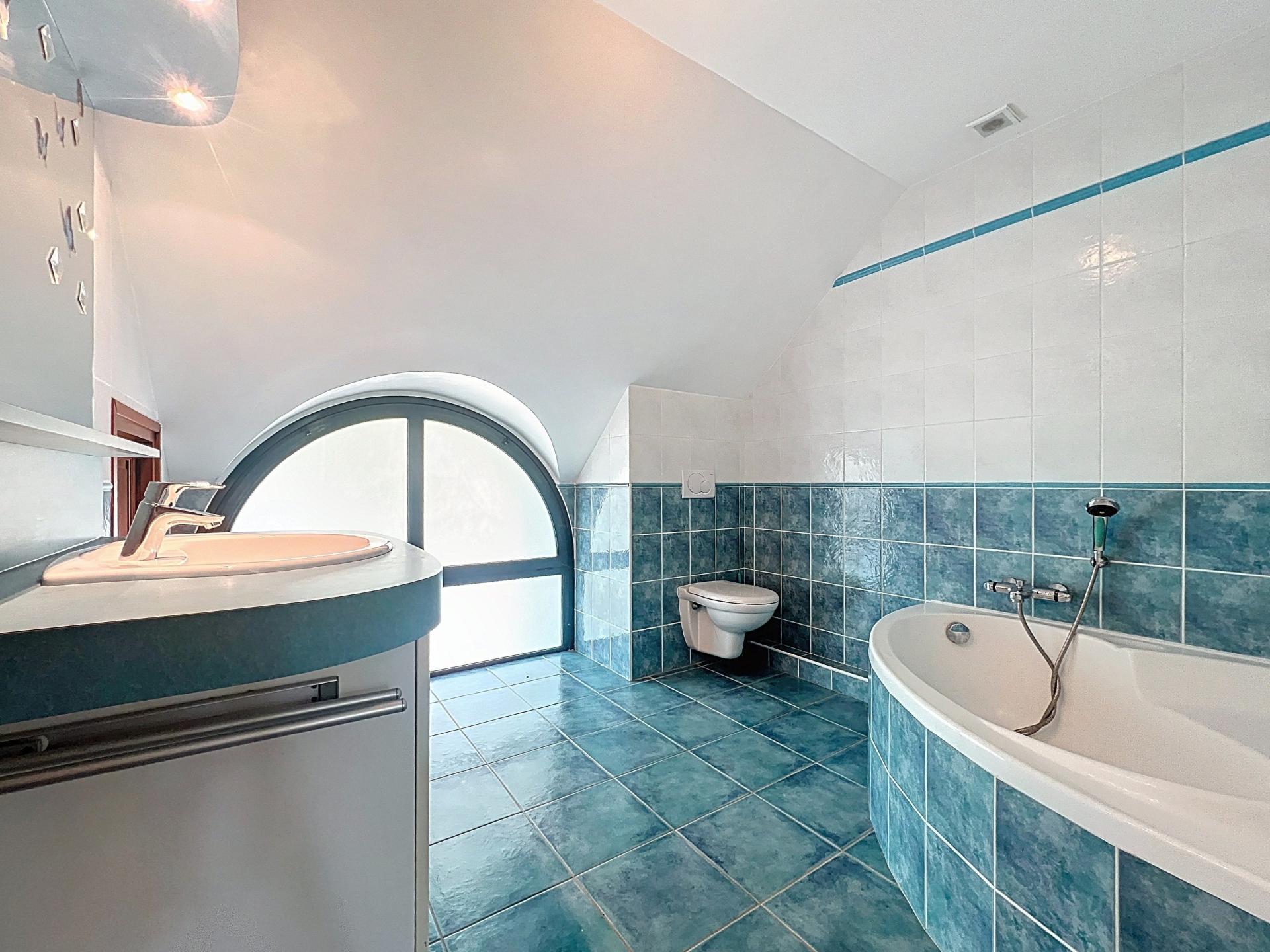 Photo 16 of the listing.