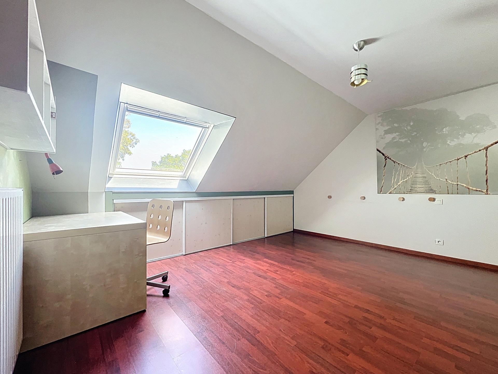 Photo 14 of the listing.