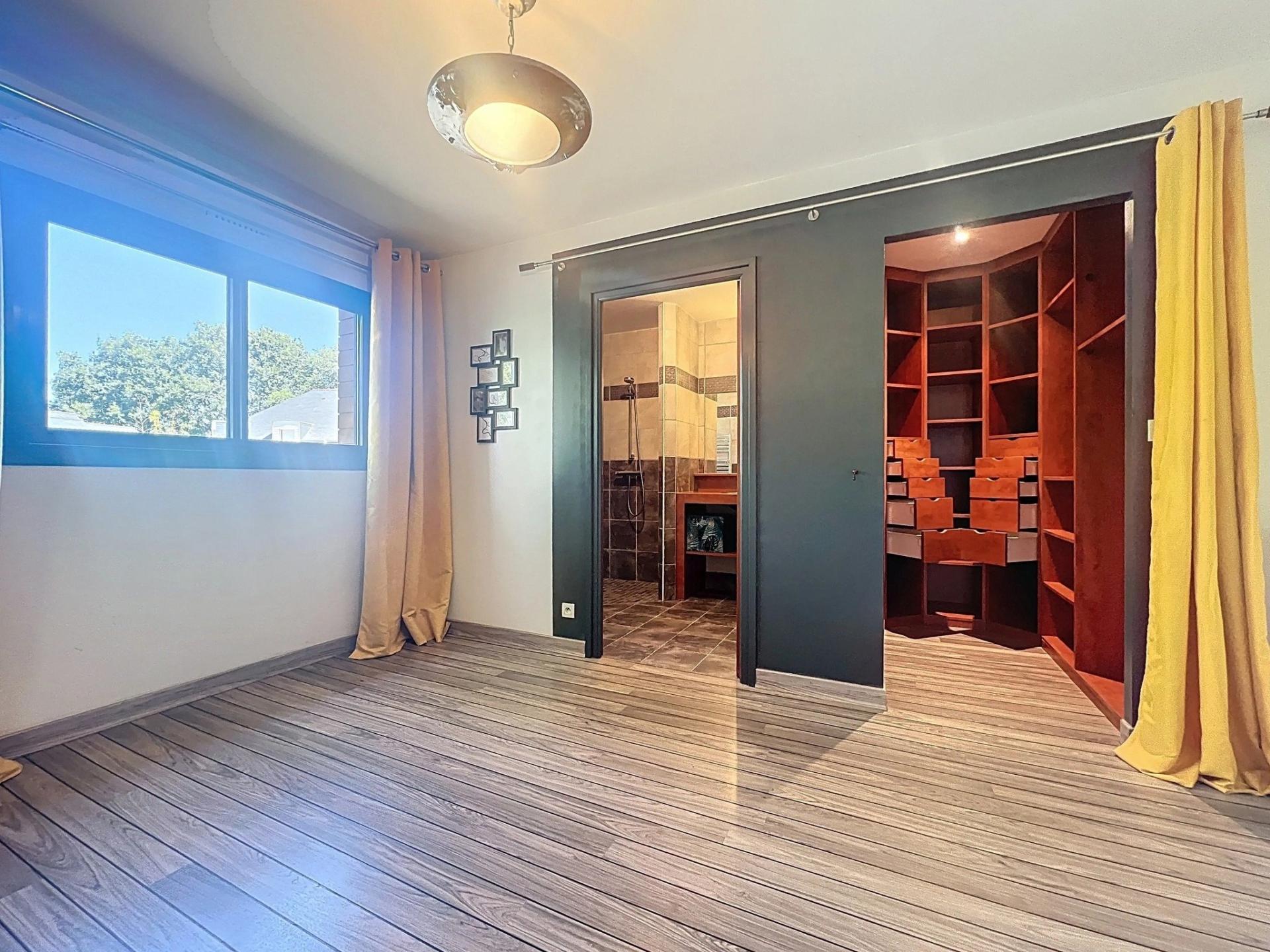 Photo 9 of the listing.