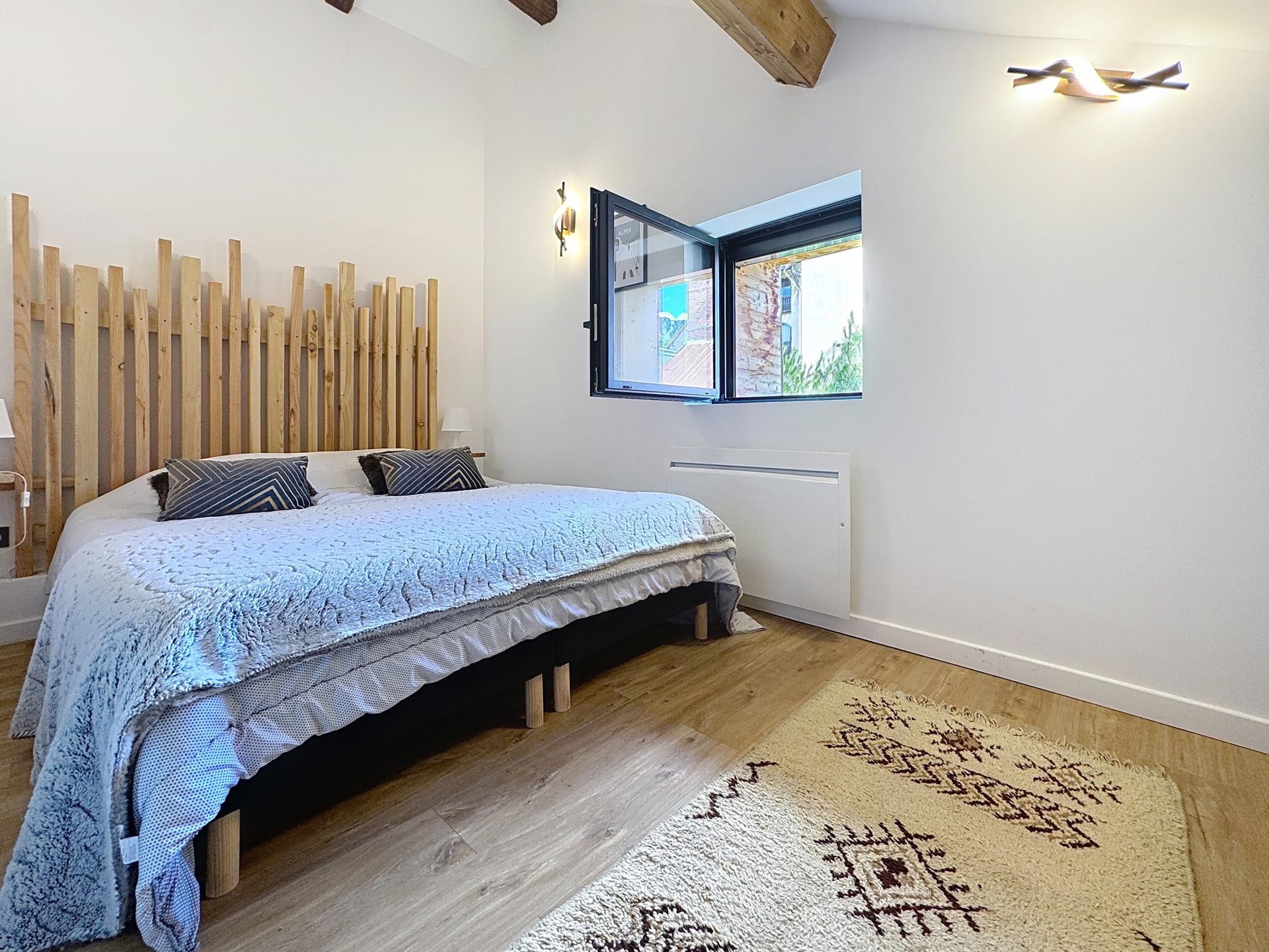 Photo 8 of the listing.