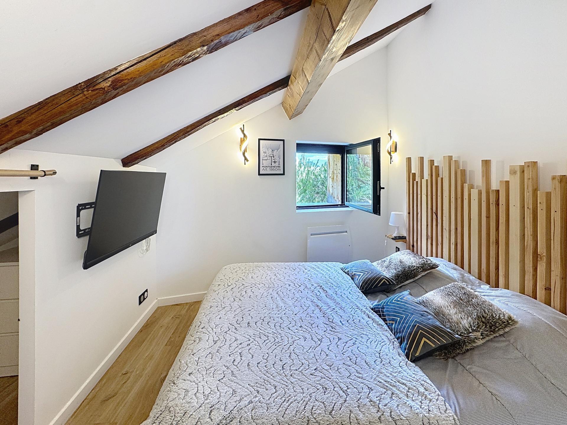 Photo 4 of the listing.