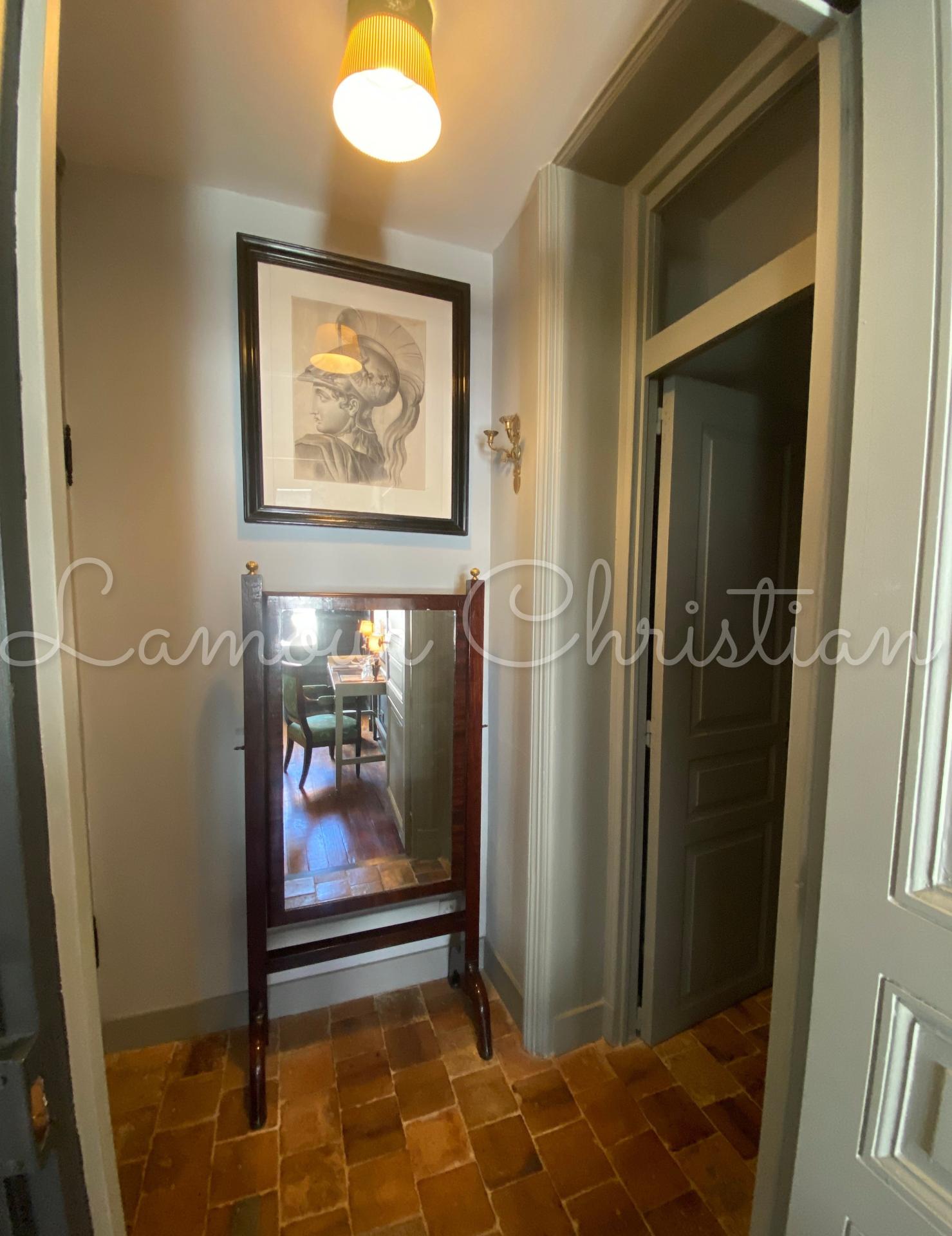 Photo 13 of the listing.