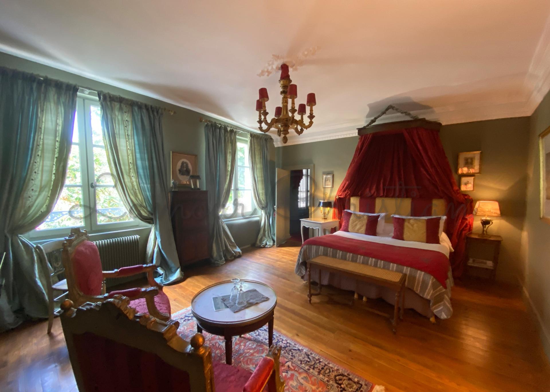 Photo 17 of the listing.