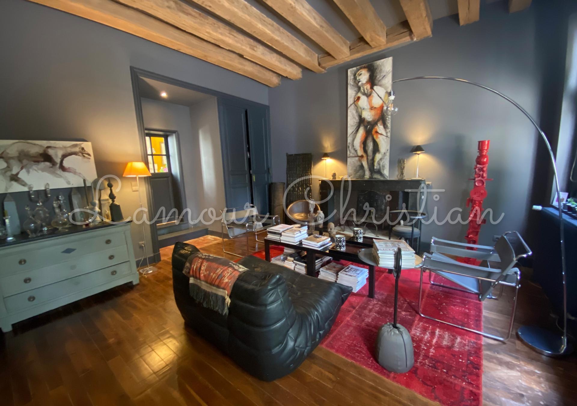 Photo 9 of the listing.