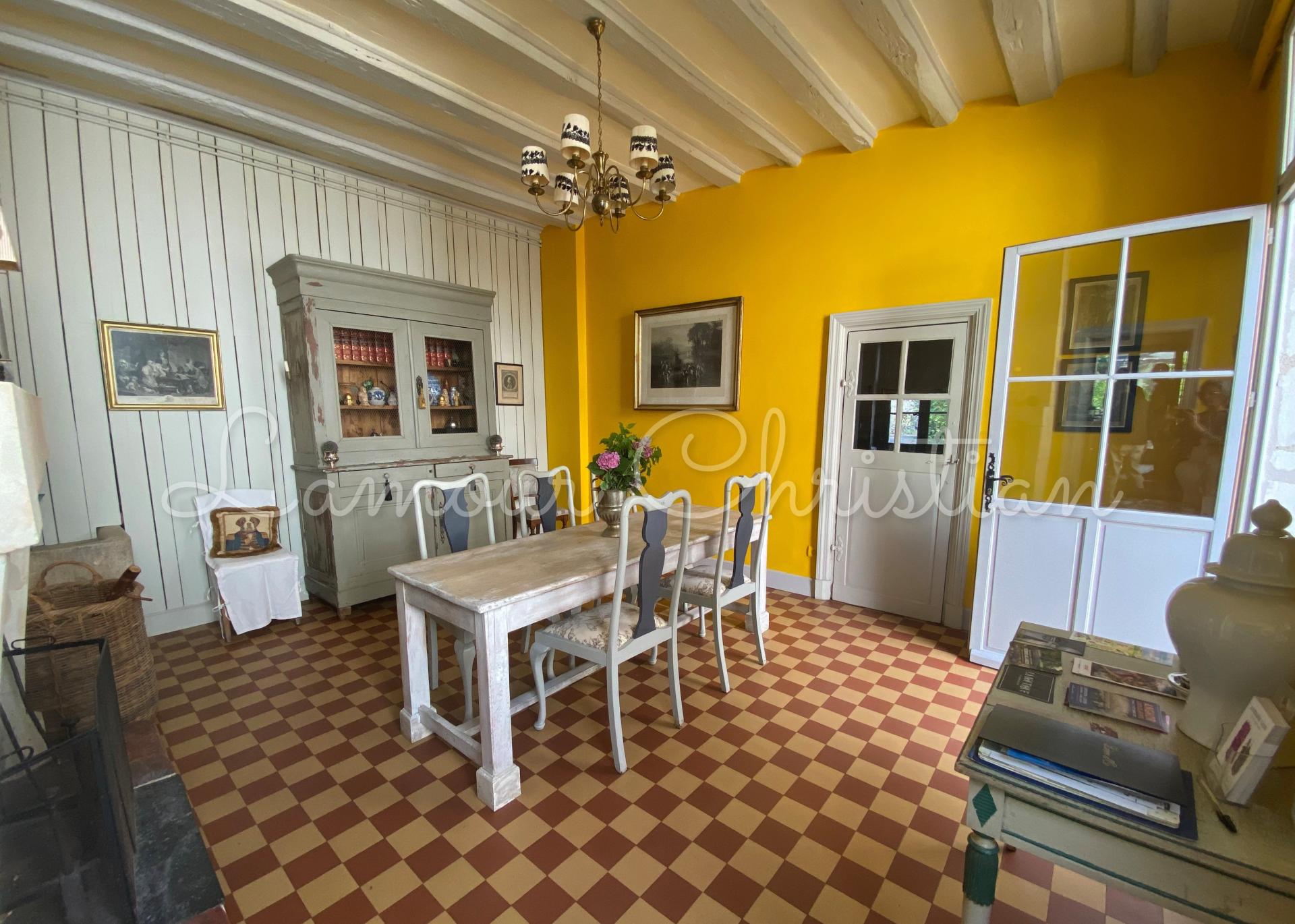 Photo 6 of the listing.