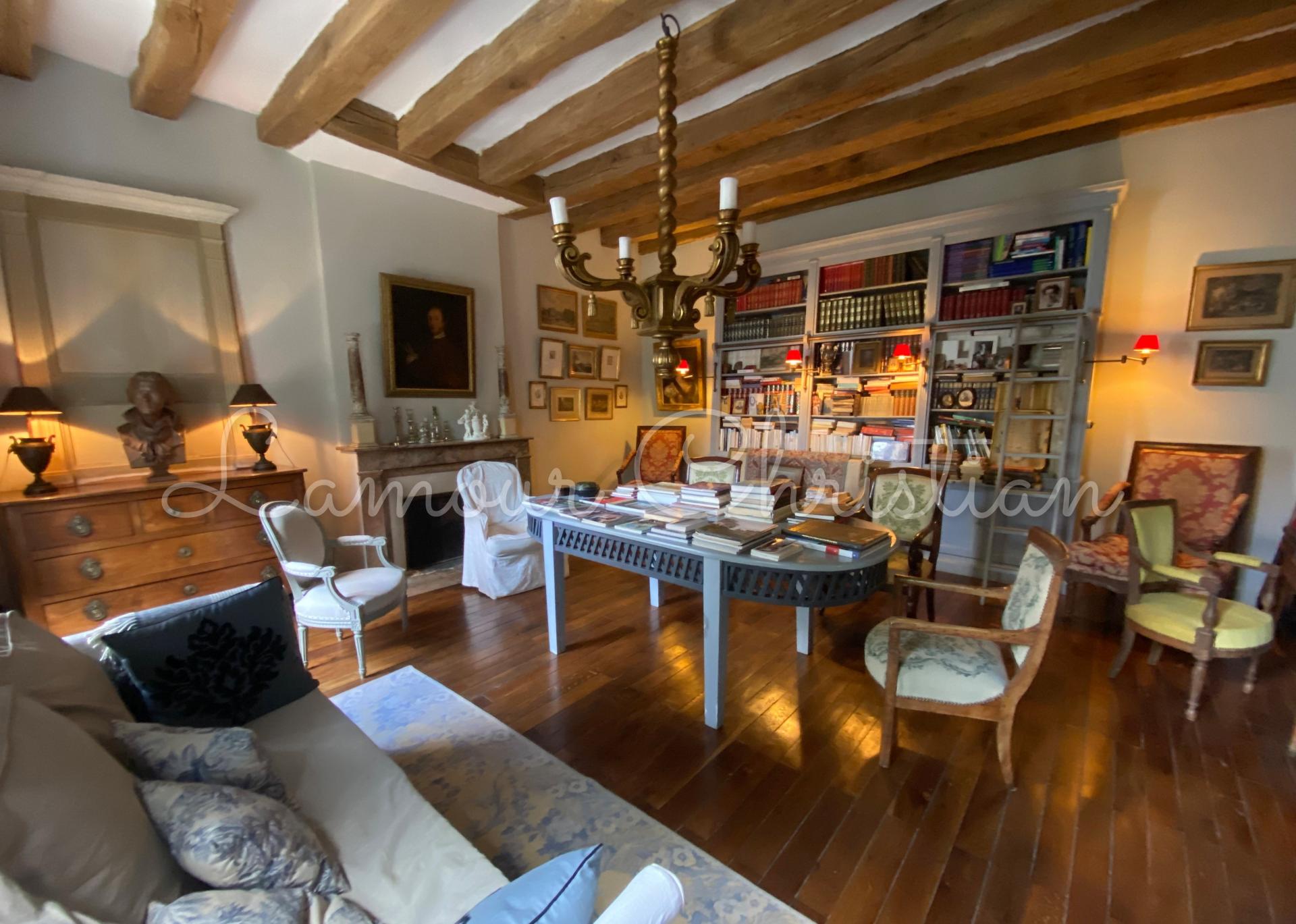 Photo 8 of the listing.