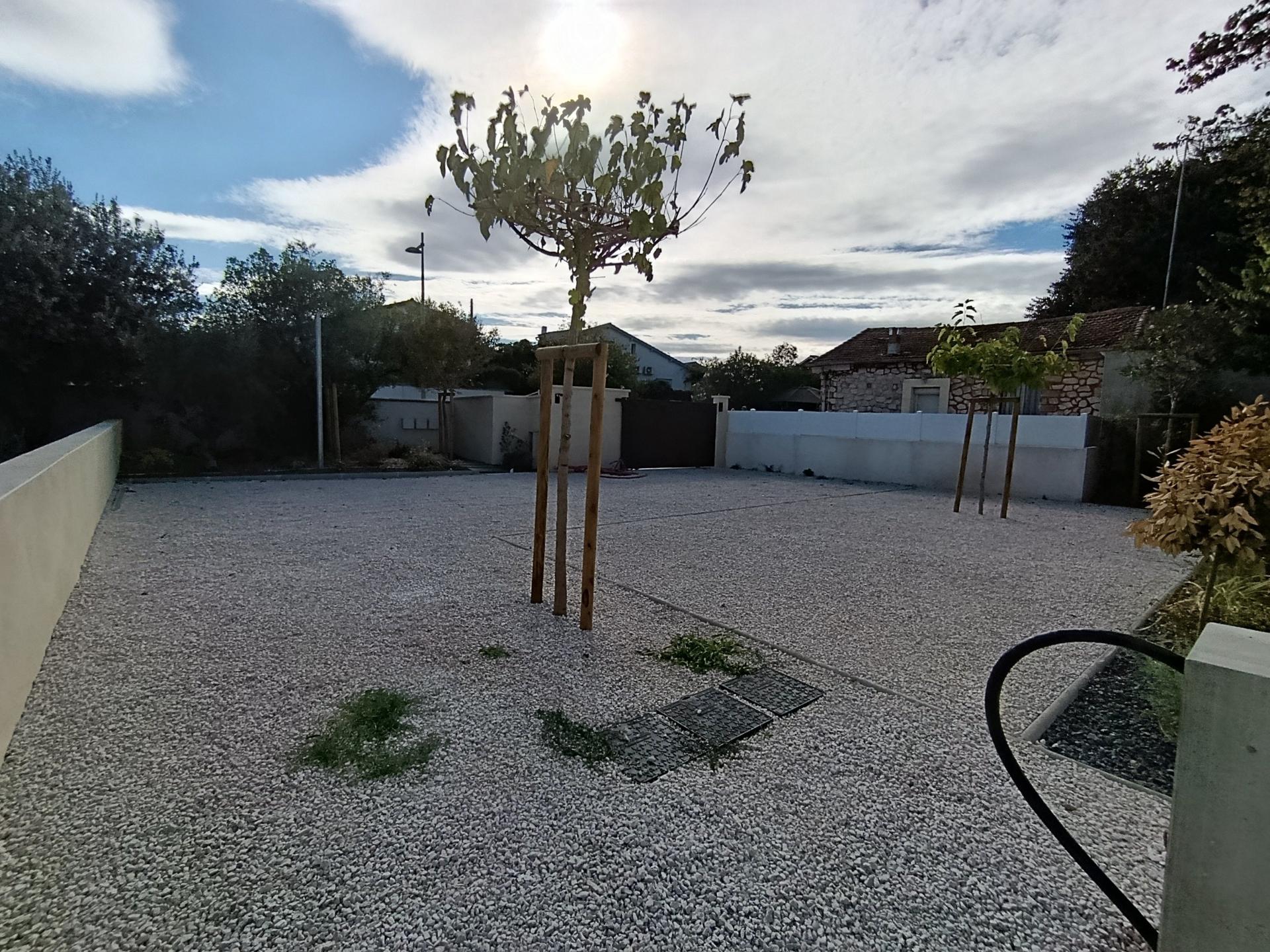 Photo 2 of the listing.