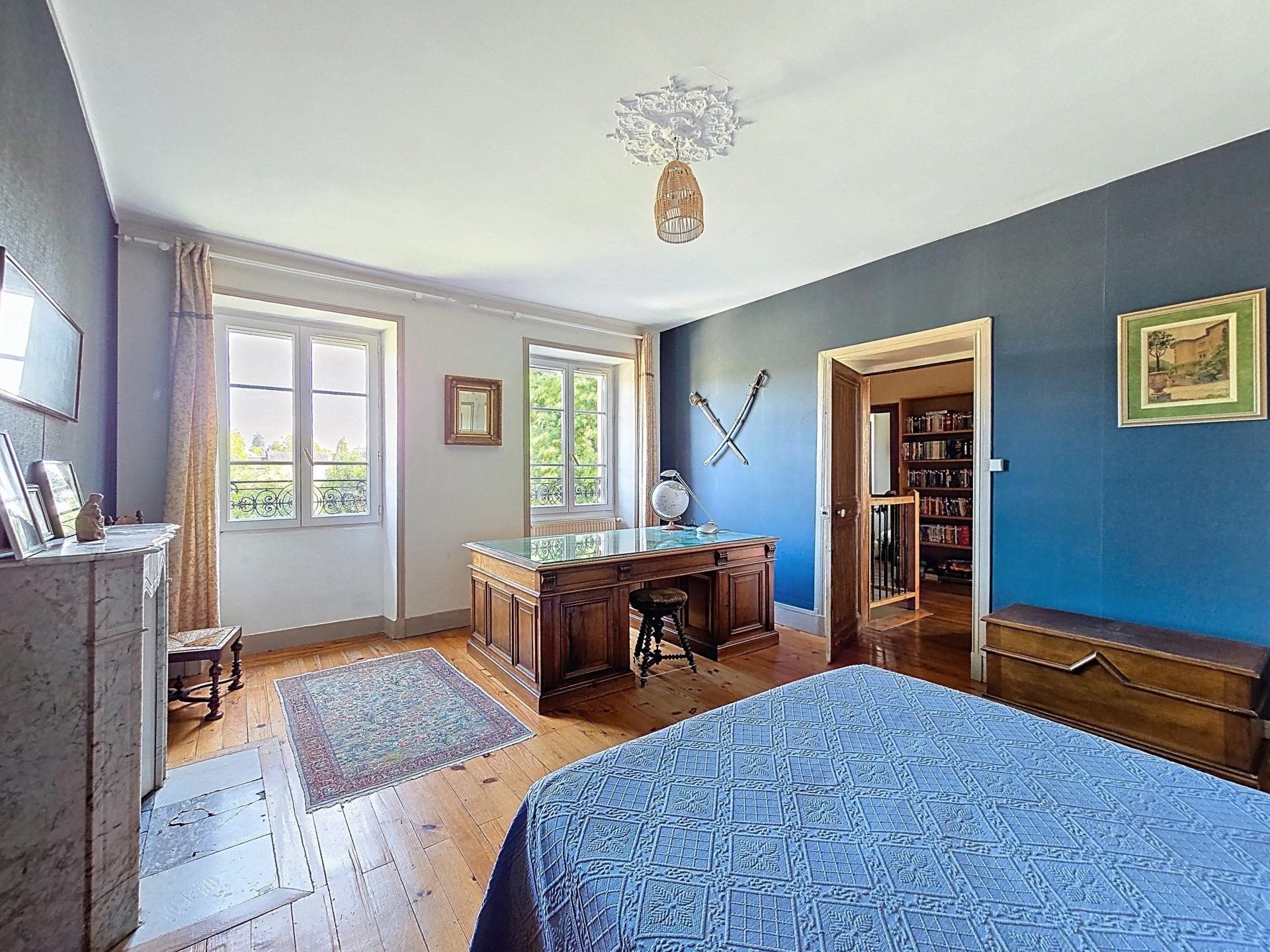 Photo 8 of the listing.