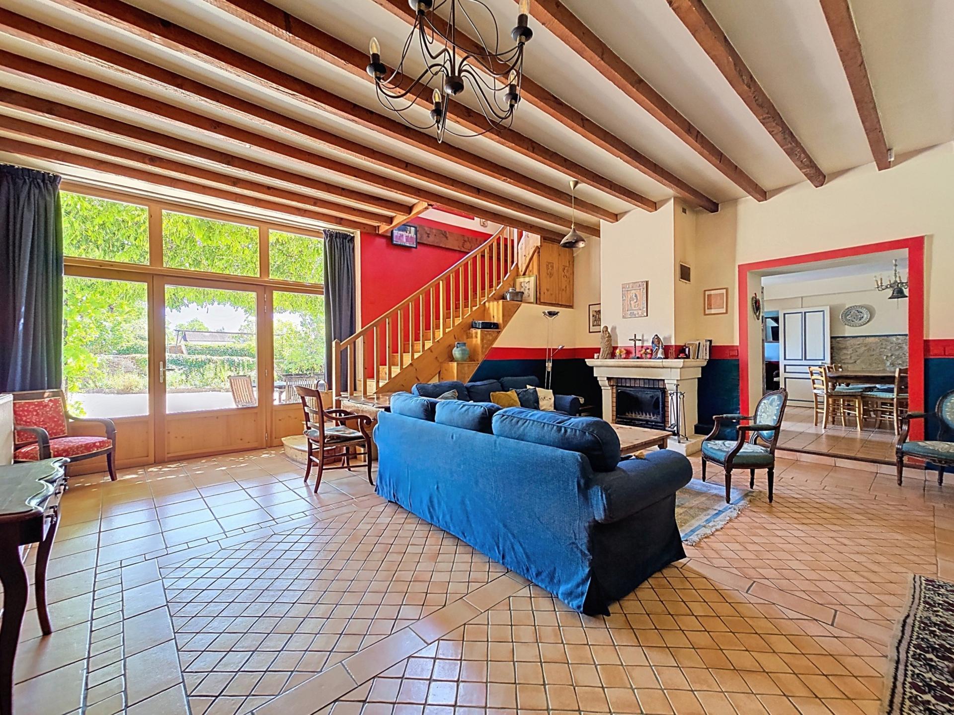 Photo 5 of the listing.