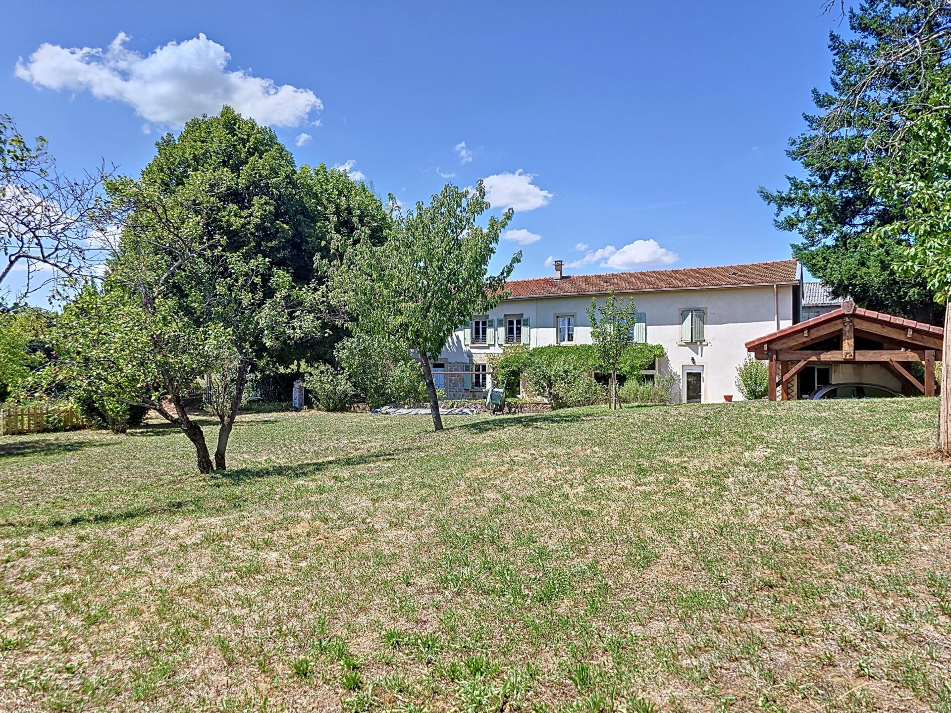 Photo 3 of the listing.