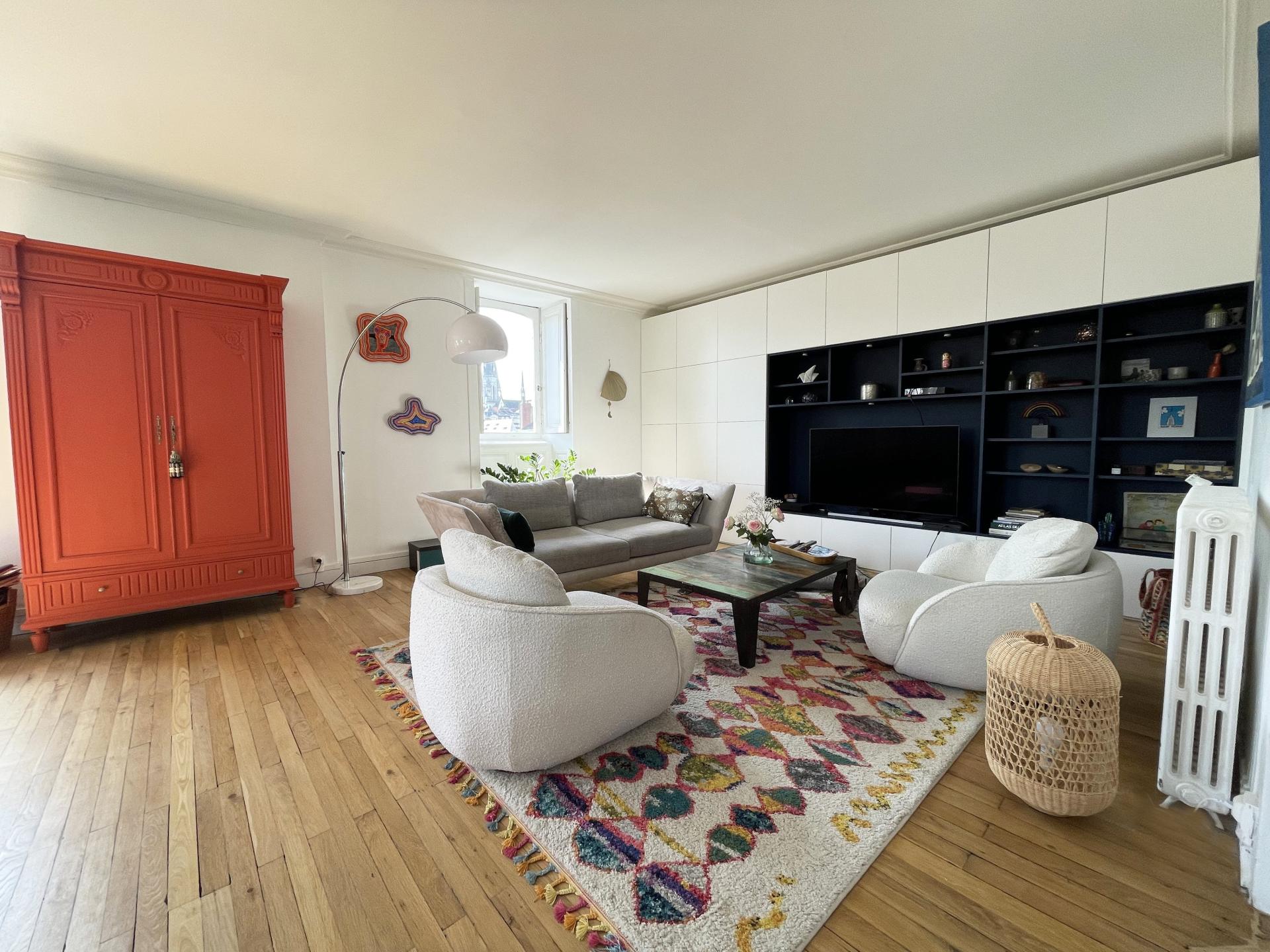 Photo 7 of the listing.