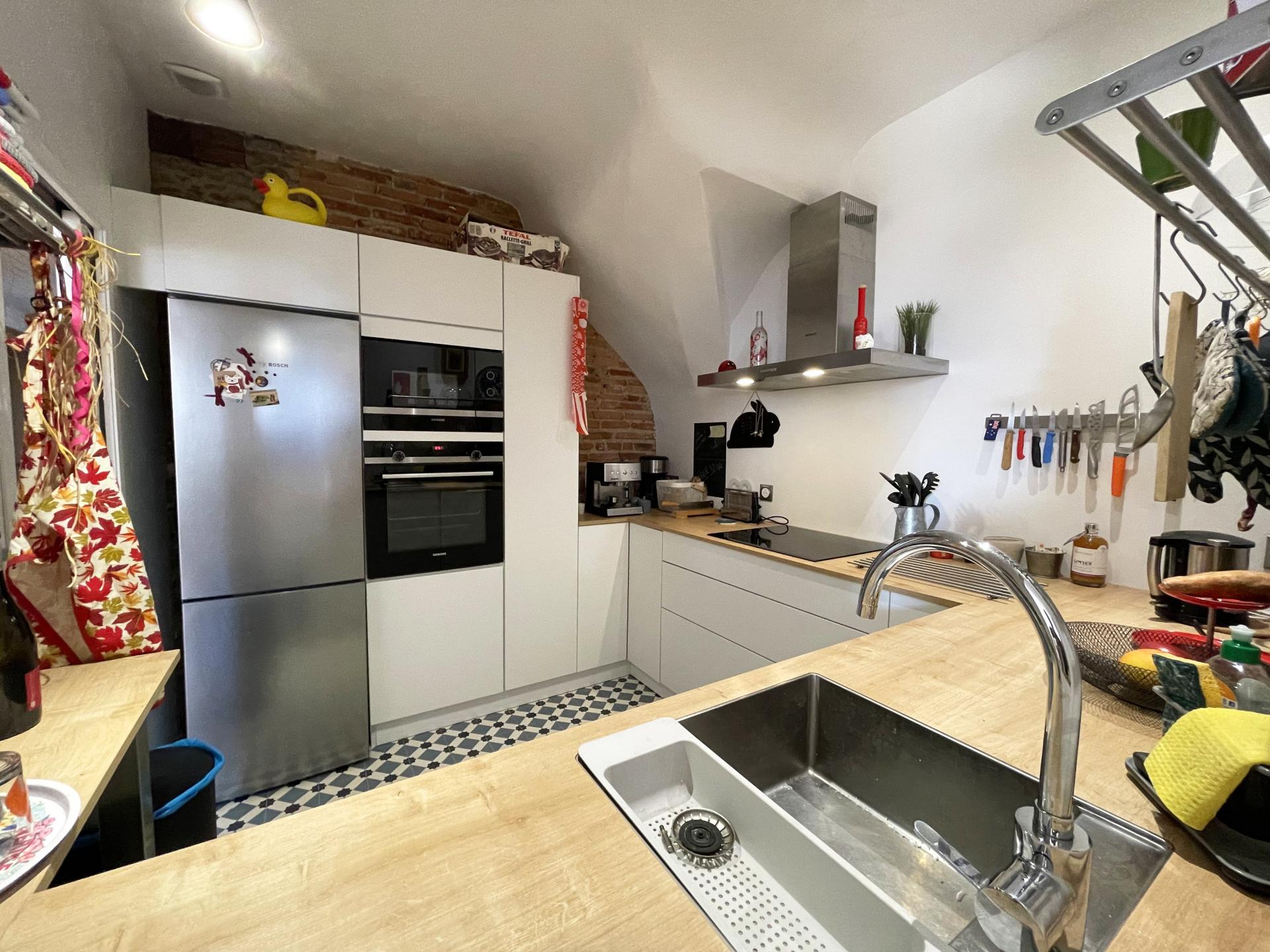 Photo 6 of the listing.