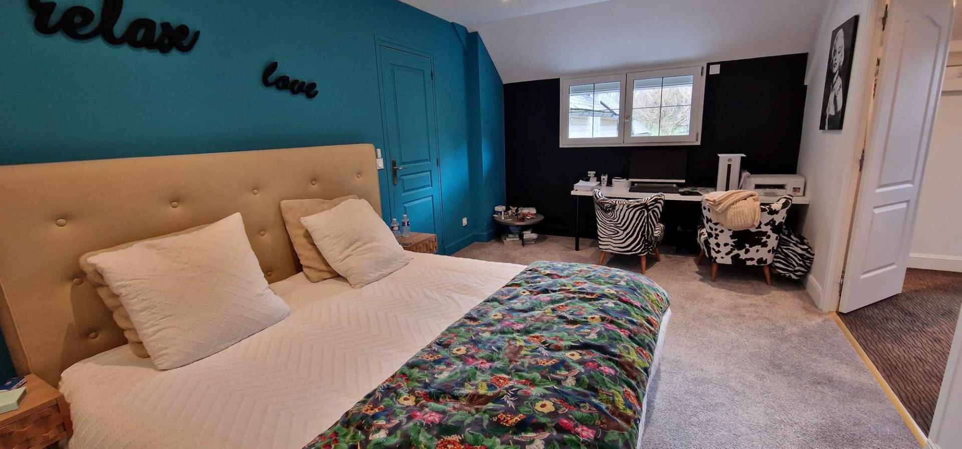 Photo 5 of the listing.