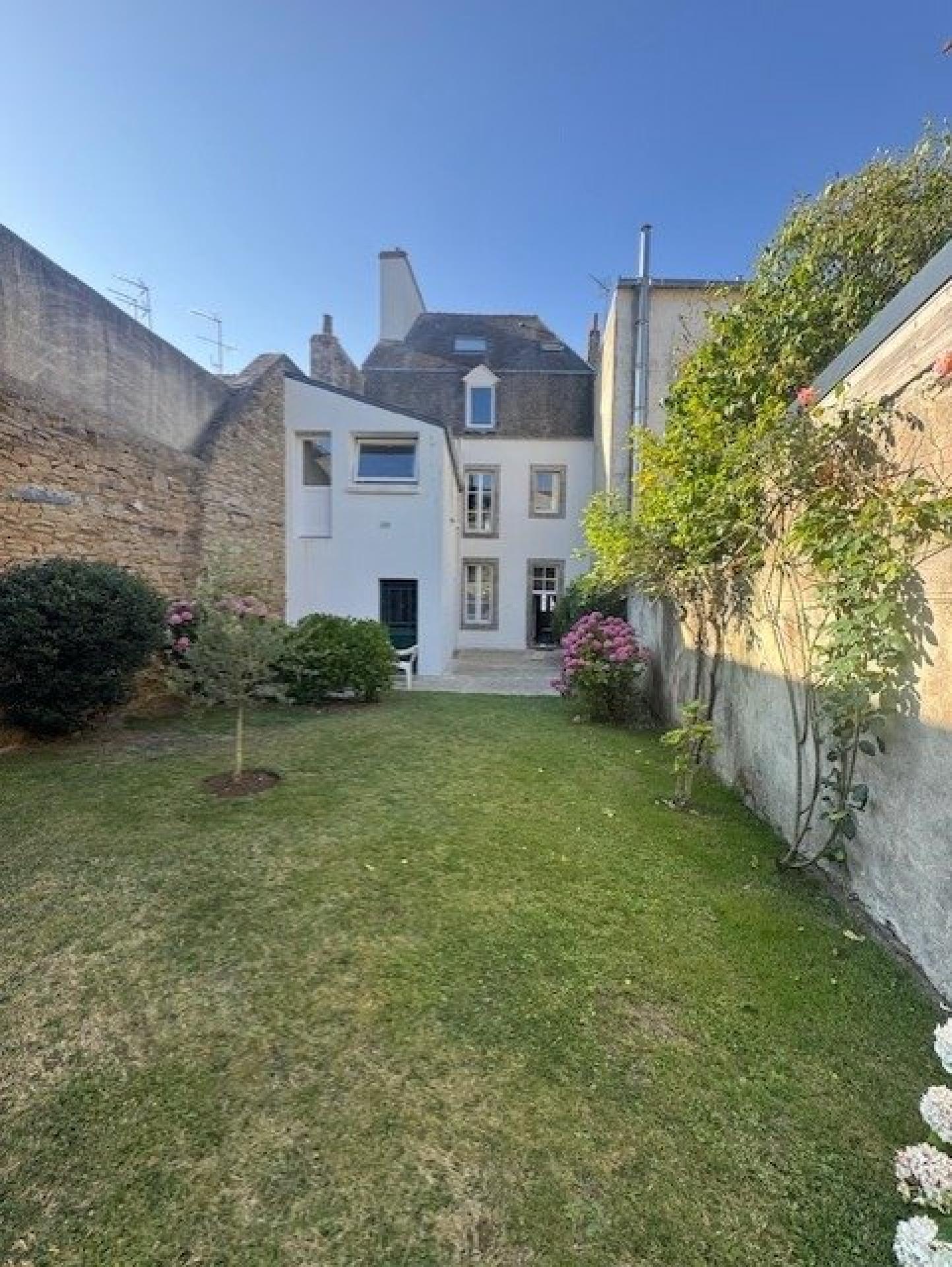 Photo 10 of the listing.