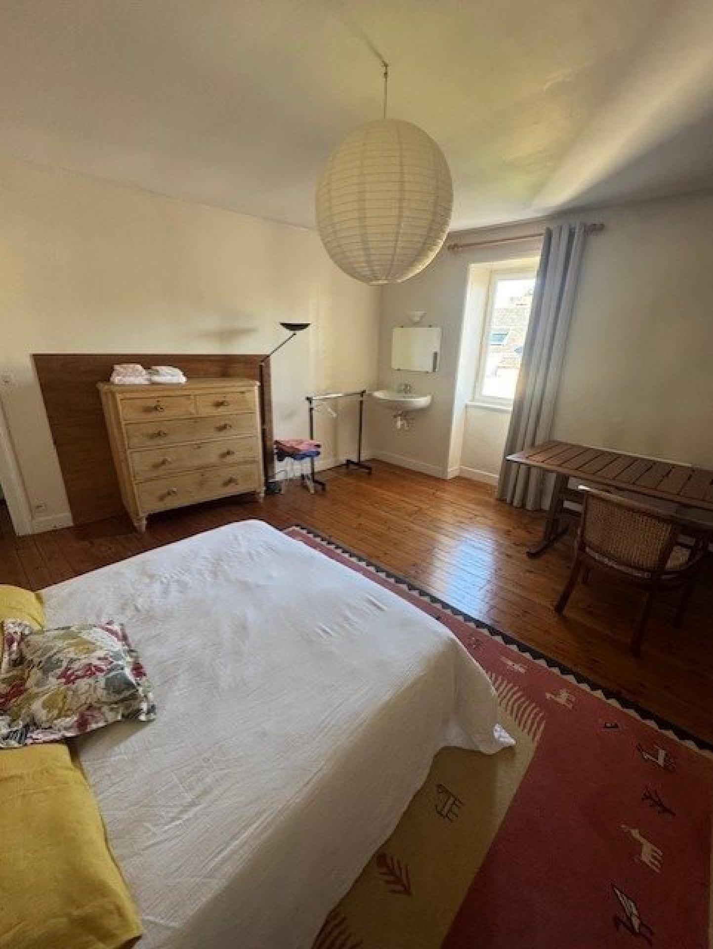 Photo 7 of the listing.