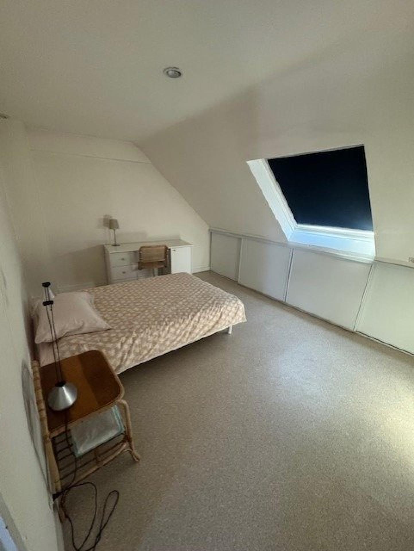 Photo 6 of the listing.