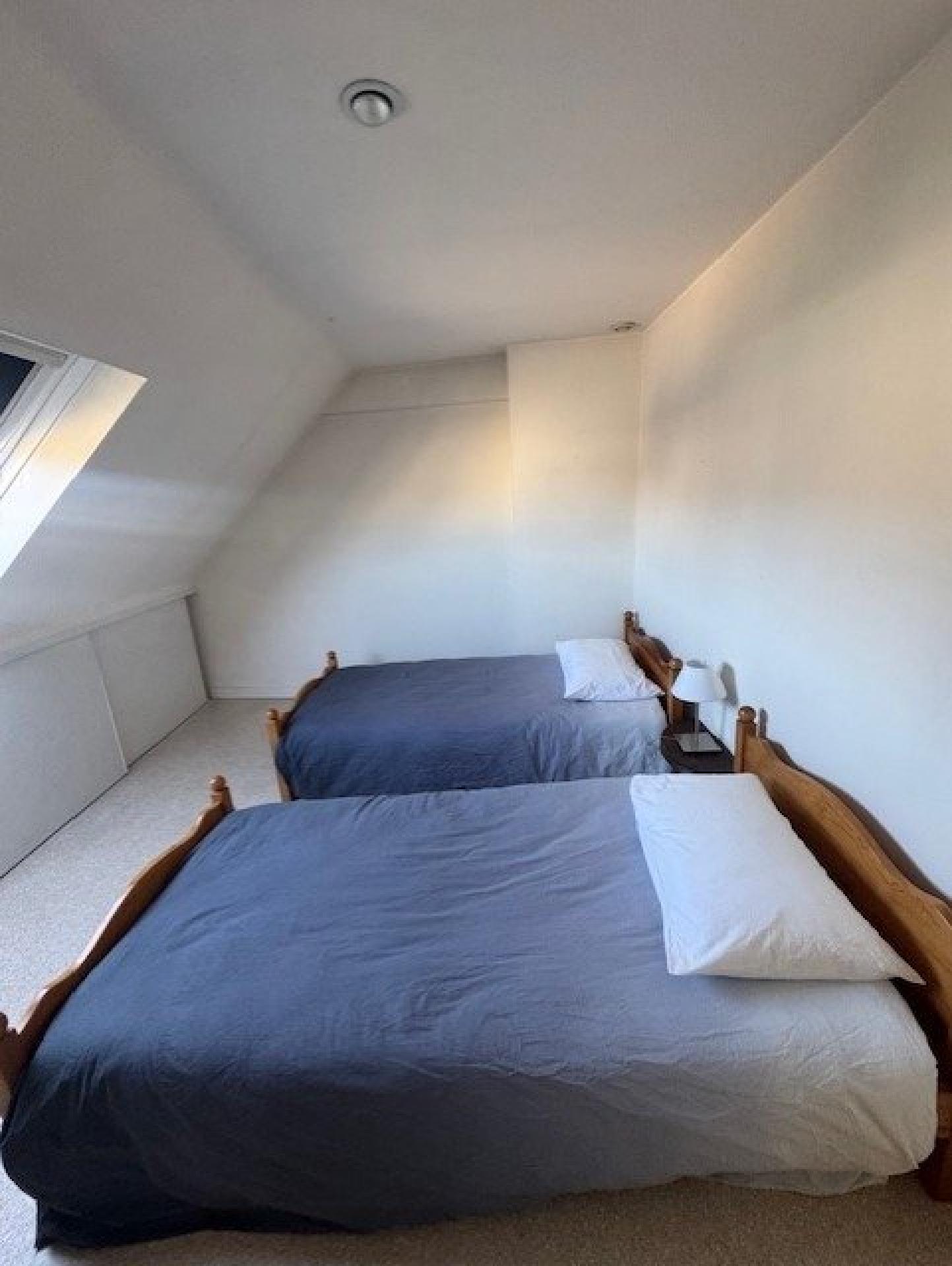 Photo 8 of the listing.